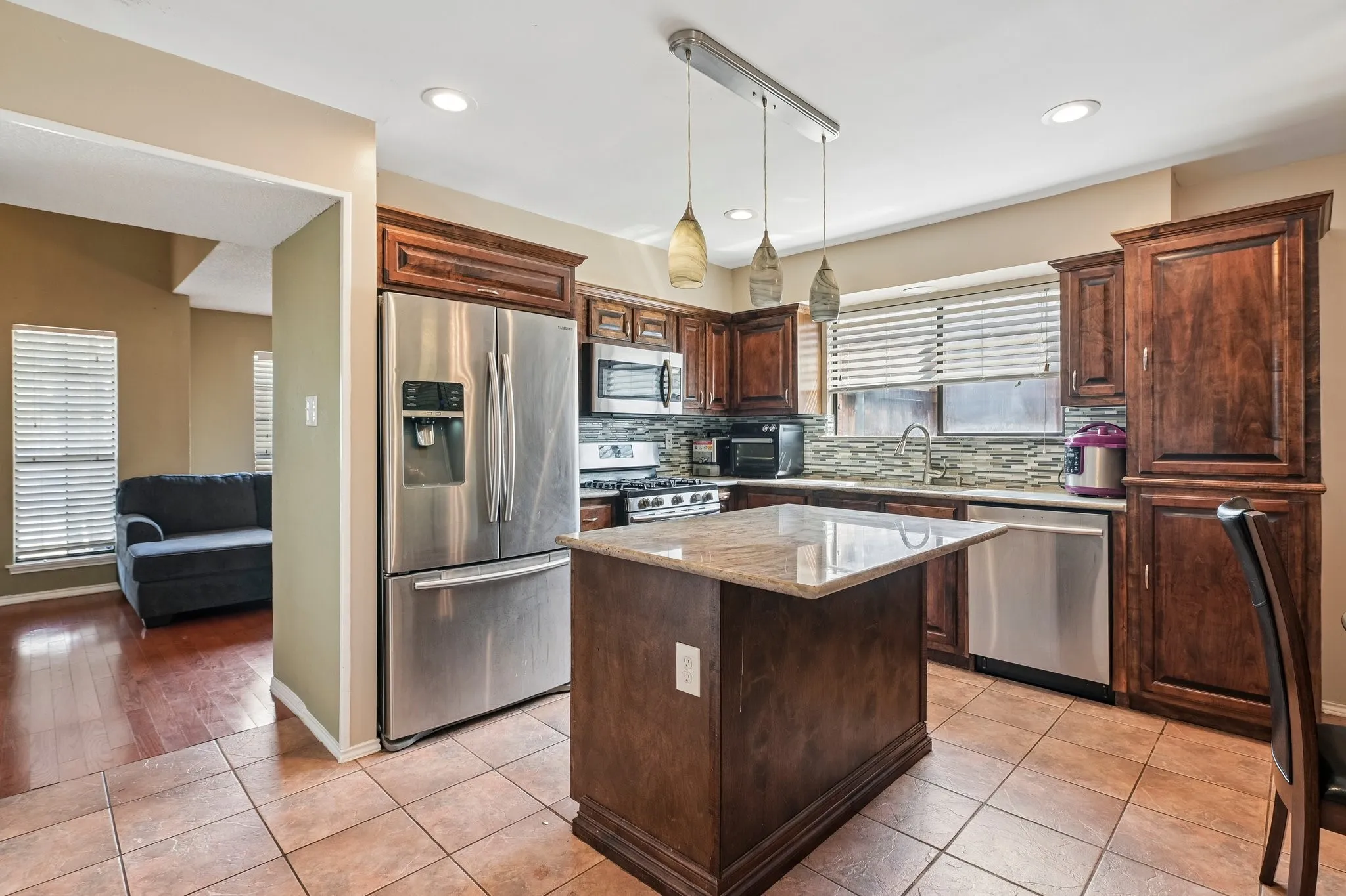 Single Family Residence For Sale in Tarrant County , 4357 Walsh Lane, Grand Prairie, Texas 75052, 3 Bedroom, 3 Bathroom, 2 Garage spaces, 1,774 Sqft, built in 1988, mls#21386860, Real Estate Agent in Grand Prairie, Homes For Sale in Tarrant county, Homes For Sale in Grand Prairie, Realtor in Grand Prairie Texas, Real Estate Brokerage Independent Realty Texas, Luminita Cordes Realtor