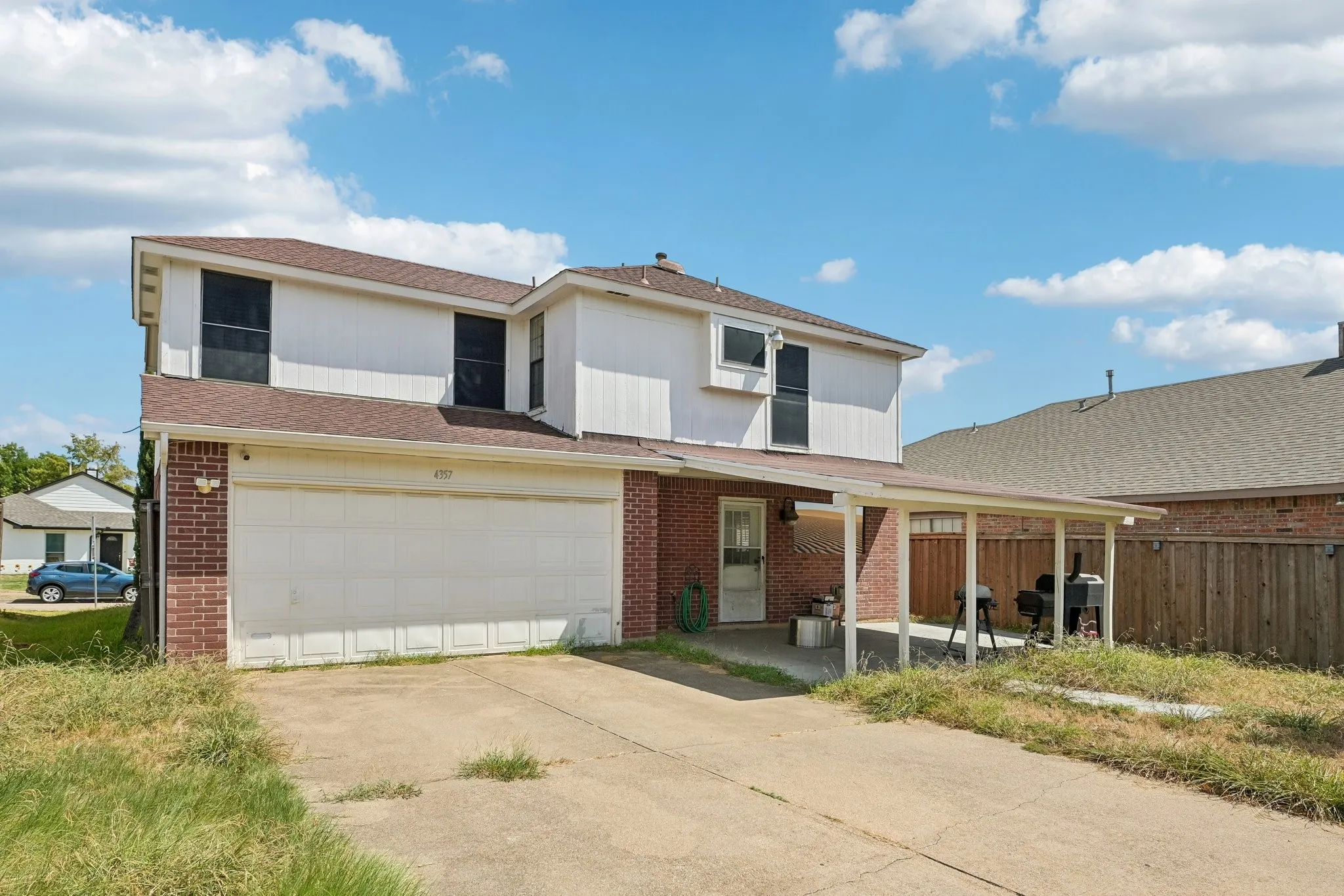 Single Family Residence For Sale in Tarrant County , 4357 Walsh Lane, Grand Prairie, Texas 75052, 3 Bedroom, 3 Bathroom, 2 Garage spaces, 1,774 Sqft, built in 1988, mls#21386860, Real Estate Agent in Grand Prairie, Homes For Sale in Tarrant county, Homes For Sale in Grand Prairie, Realtor in Grand Prairie Texas, Real Estate Brokerage Independent Realty Texas, Luminita Cordes Realtor