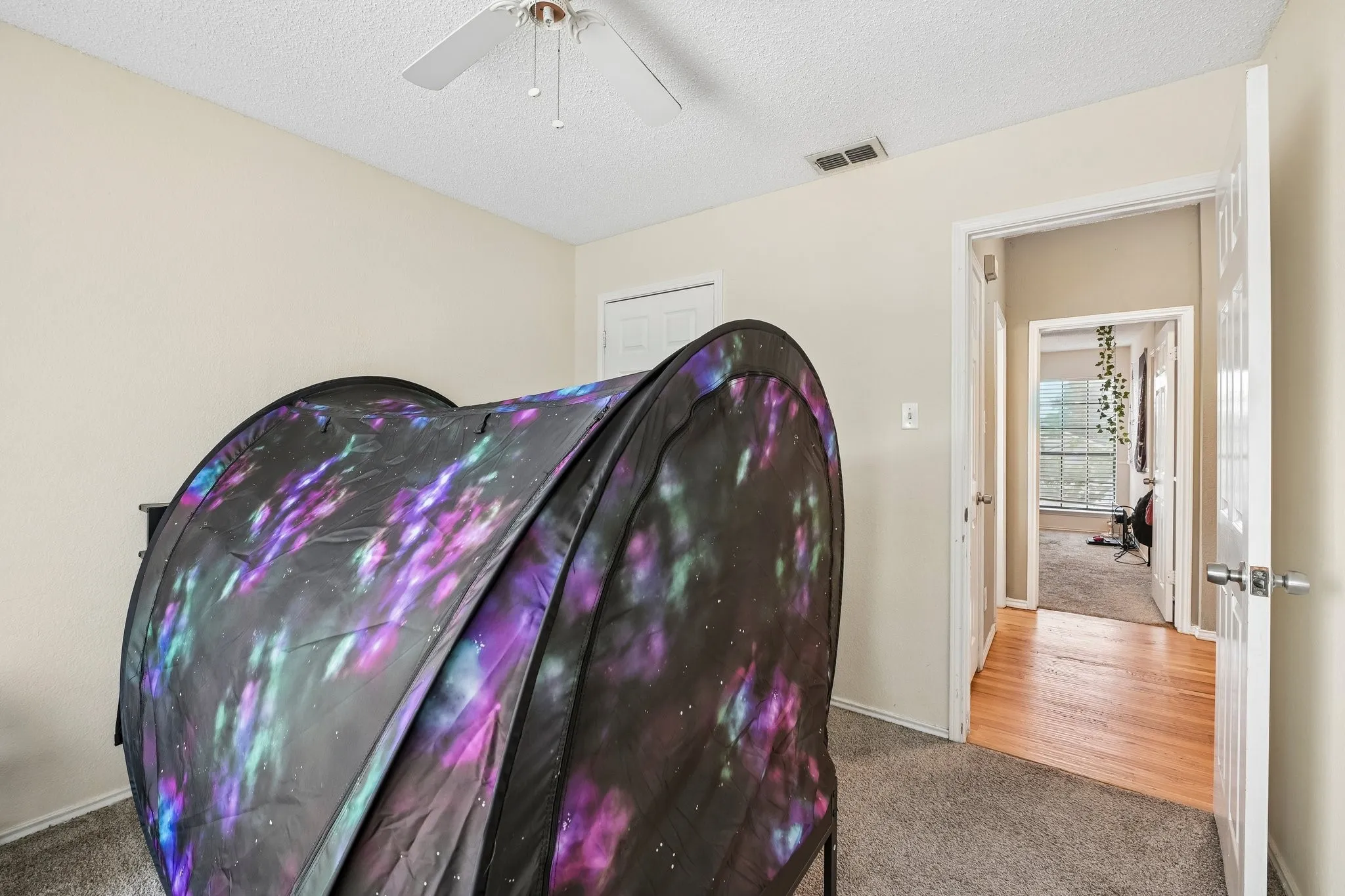 Single Family Residence For Sale in Tarrant County , 4357 Walsh Lane, Grand Prairie, Texas 75052, 3 Bedroom, 3 Bathroom, 2 Garage spaces, 1,774 Sqft, built in 1988, mls#21386860, Real Estate Agent in Grand Prairie, Homes For Sale in Tarrant county, Homes For Sale in Grand Prairie, Realtor in Grand Prairie Texas, Real Estate Brokerage Independent Realty Texas, Luminita Cordes Realtor