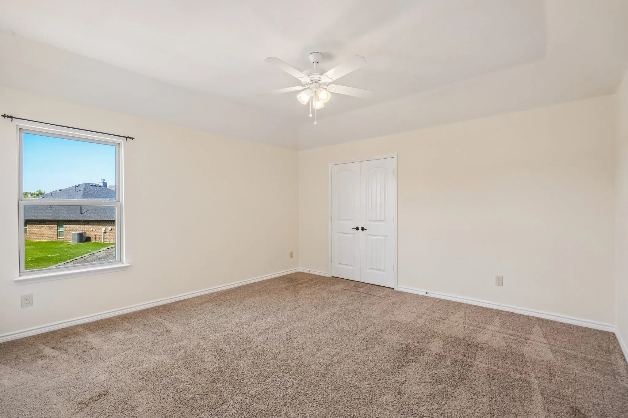 Single Family Residence For Sale in Collin County , 123 Parkwood Drive, Wylie, Texas 75098, 4 Bedroom, 3 Bathroom, 2 Garage spaces, 2,485 Sqft, built in 2015, mls#21386791, Real Estate Agent in Wylie, Homes For Sale in Collin county, Homes For Sale in Wylie, Realtor in Wylie Texas, Real Estate Brokerage Independent Realty Texas, Luminita Cordes Realtor