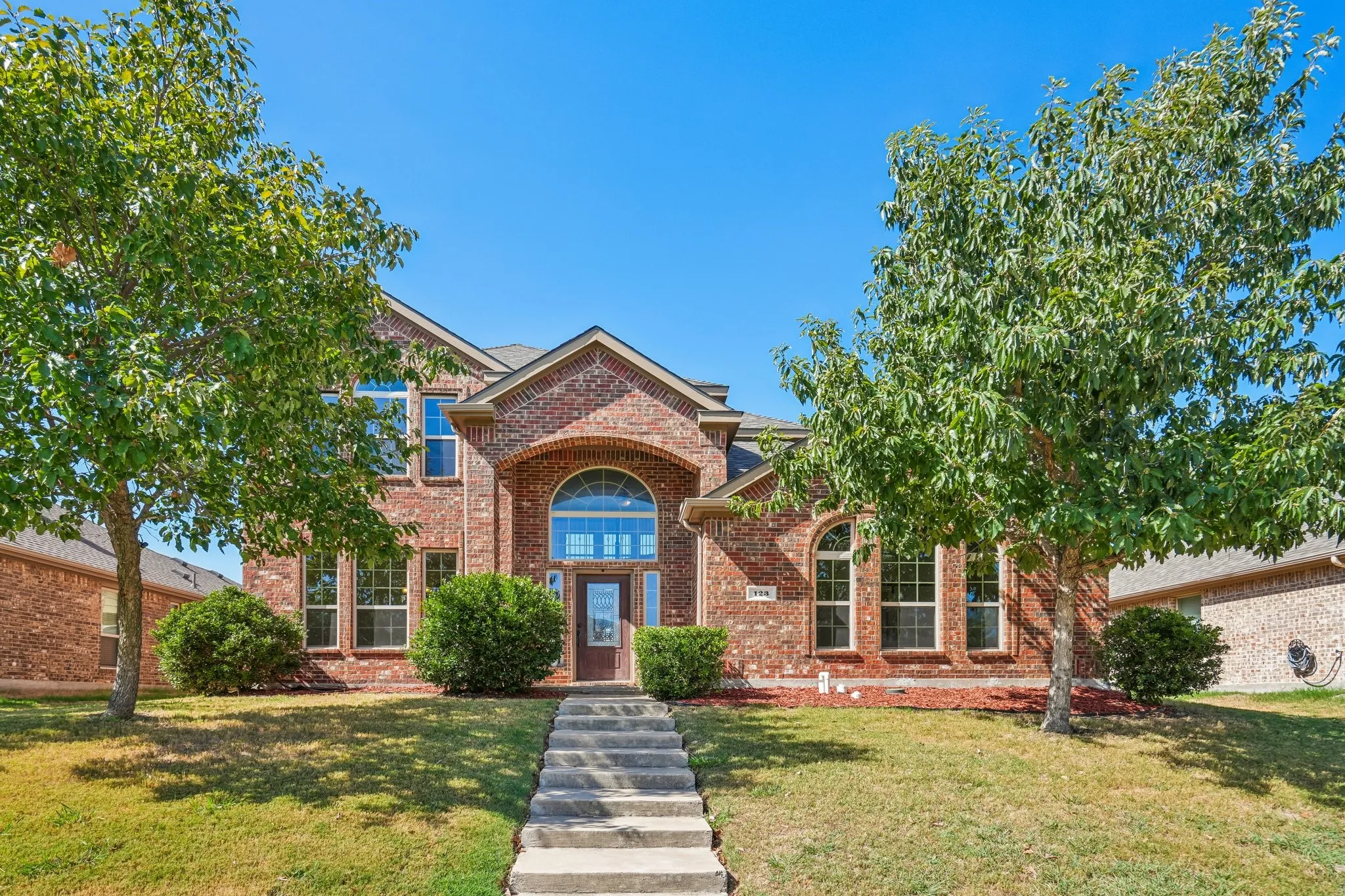 Single Family Residence For Sale in Collin County , 123 Parkwood Drive, Wylie, Texas 75098, 4 Bedroom, 3 Bathroom, 2 Garage spaces, 2,485 Sqft, built in 2015, mls#21386791, Real Estate Agent in Wylie, Homes For Sale in Collin county, Homes For Sale in Wylie, Realtor in Wylie Texas, Real Estate Brokerage Independent Realty Texas, Luminita Cordes Realtor