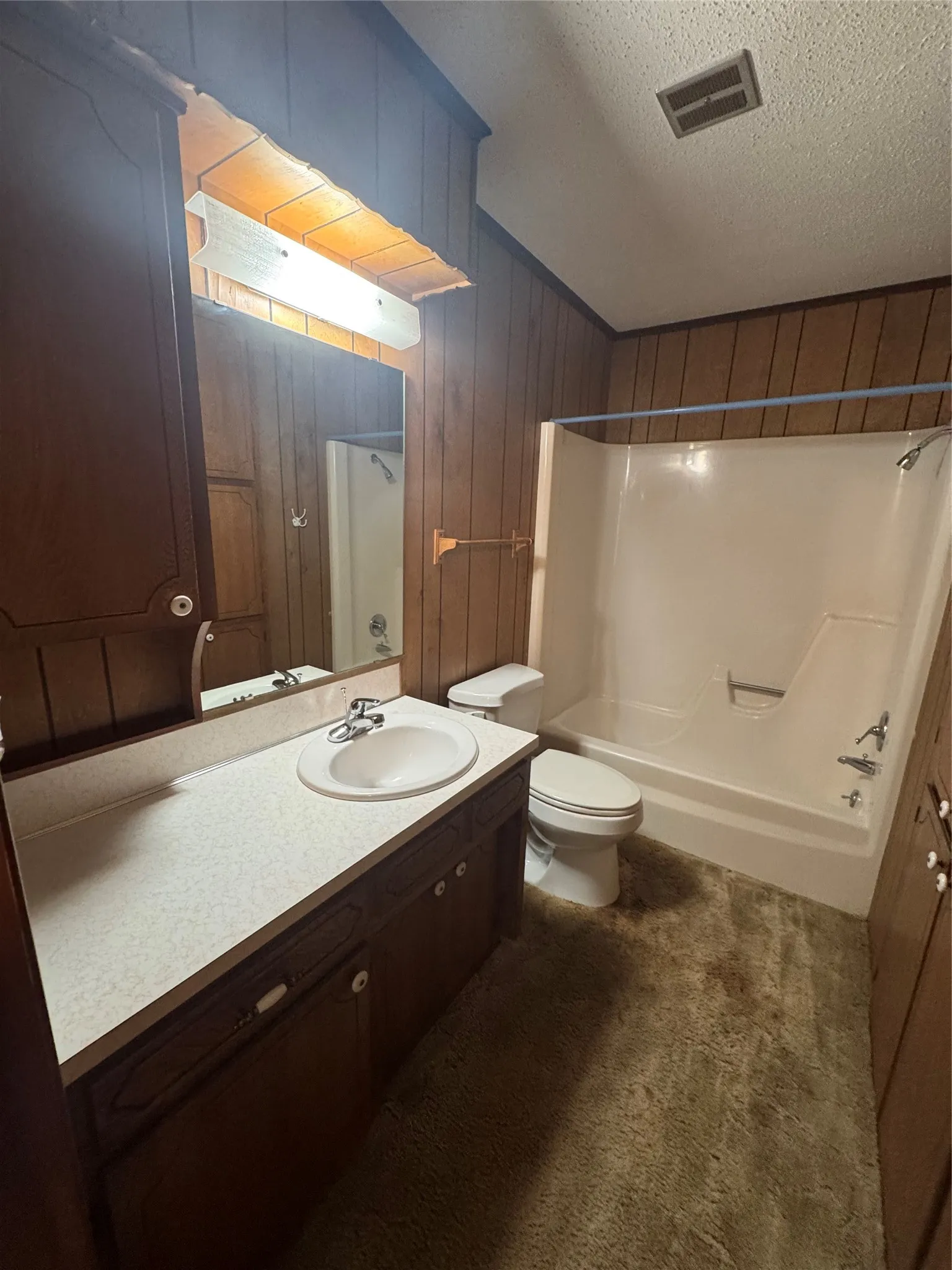Single Family Residence For Sale in Grayson County , 314 Hall Street, Whitesboro, Texas 76273, 2 Bedroom, 2 Bathroom, 8 Garage spaces, 1,260 Sqft, built in 1972, mls#21371432, Real Estate Agent in Whitesboro, Homes For Sale in Grayson county, Homes For Sale in Whitesboro, Realtor in Whitesboro Texas, Real Estate Brokerage Independent Realty Texas, Luminita Cordes Realtor