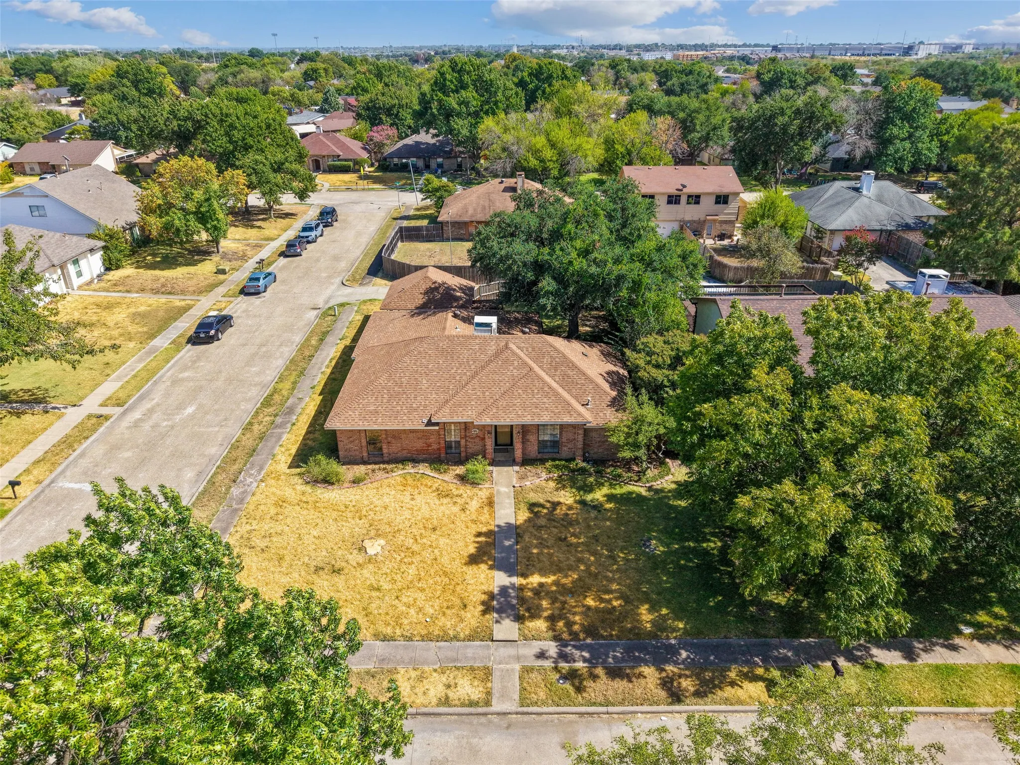 Single Family Residence For Sale in Dallas County , 1602 Meadowglen Lane, Mesquite, Texas 75150, 3 Bedroom, 2 Bathroom, 2 Garage spaces, 1,774 Sqft, built in 1979, mls#21387107, Real Estate Agent in Mesquite, Homes For Sale in Dallas county, Homes For Sale in Mesquite, Realtor in Mesquite Texas, Real Estate Brokerage Independent Realty Texas, Luminita Cordes Realtor