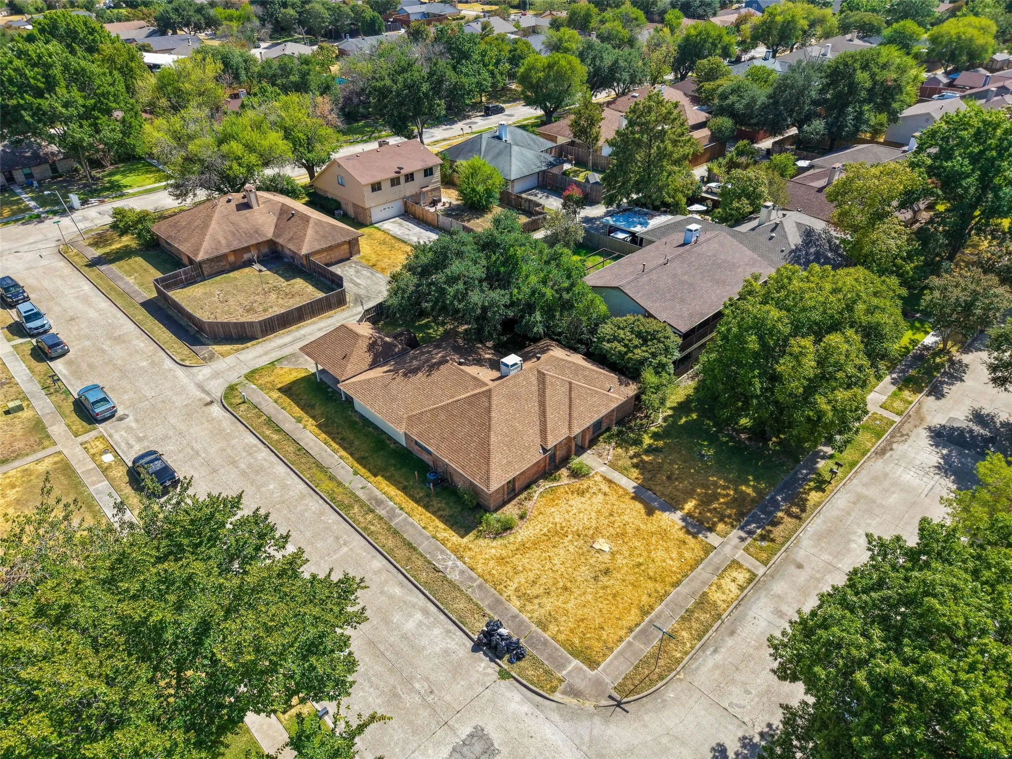 Single Family Residence For Sale in Dallas County , 1602 Meadowglen Lane, Mesquite, Texas 75150, 3 Bedroom, 2 Bathroom, 2 Garage spaces, 1,774 Sqft, built in 1979, mls#21387107, Real Estate Agent in Mesquite, Homes For Sale in Dallas county, Homes For Sale in Mesquite, Realtor in Mesquite Texas, Real Estate Brokerage Independent Realty Texas, Luminita Cordes Realtor