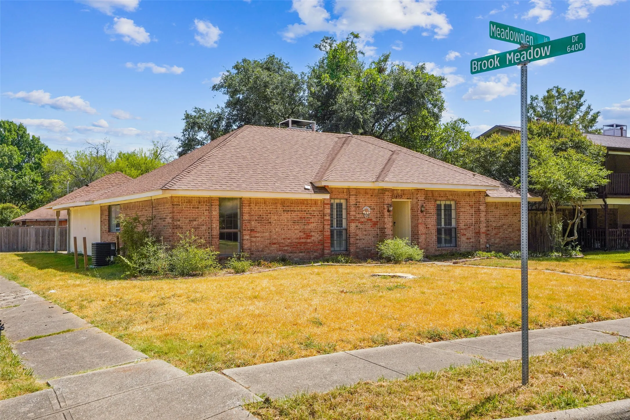 Single Family Residence For Sale in Dallas County , 1602 Meadowglen Lane, Mesquite, Texas 75150, 3 Bedroom, 2 Bathroom, 2 Garage spaces, 1,774 Sqft, built in 1979, mls#21387107, Real Estate Agent in Mesquite, Homes For Sale in Dallas county, Homes For Sale in Mesquite, Realtor in Mesquite Texas, Real Estate Brokerage Independent Realty Texas, Luminita Cordes Realtor