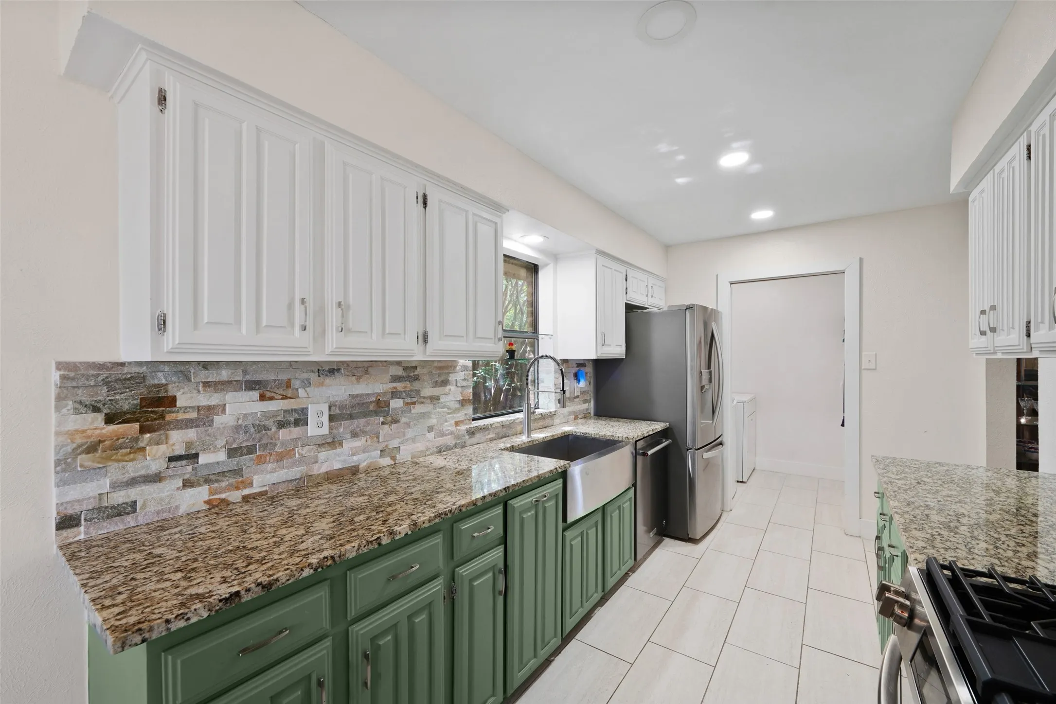 Single Family Residence For Sale in Dallas County , 1602 Meadowglen Lane, Mesquite, Texas 75150, 3 Bedroom, 2 Bathroom, 2 Garage spaces, 1,774 Sqft, built in 1979, mls#21387107, Real Estate Agent in Mesquite, Homes For Sale in Dallas county, Homes For Sale in Mesquite, Realtor in Mesquite Texas, Real Estate Brokerage Independent Realty Texas, Luminita Cordes Realtor