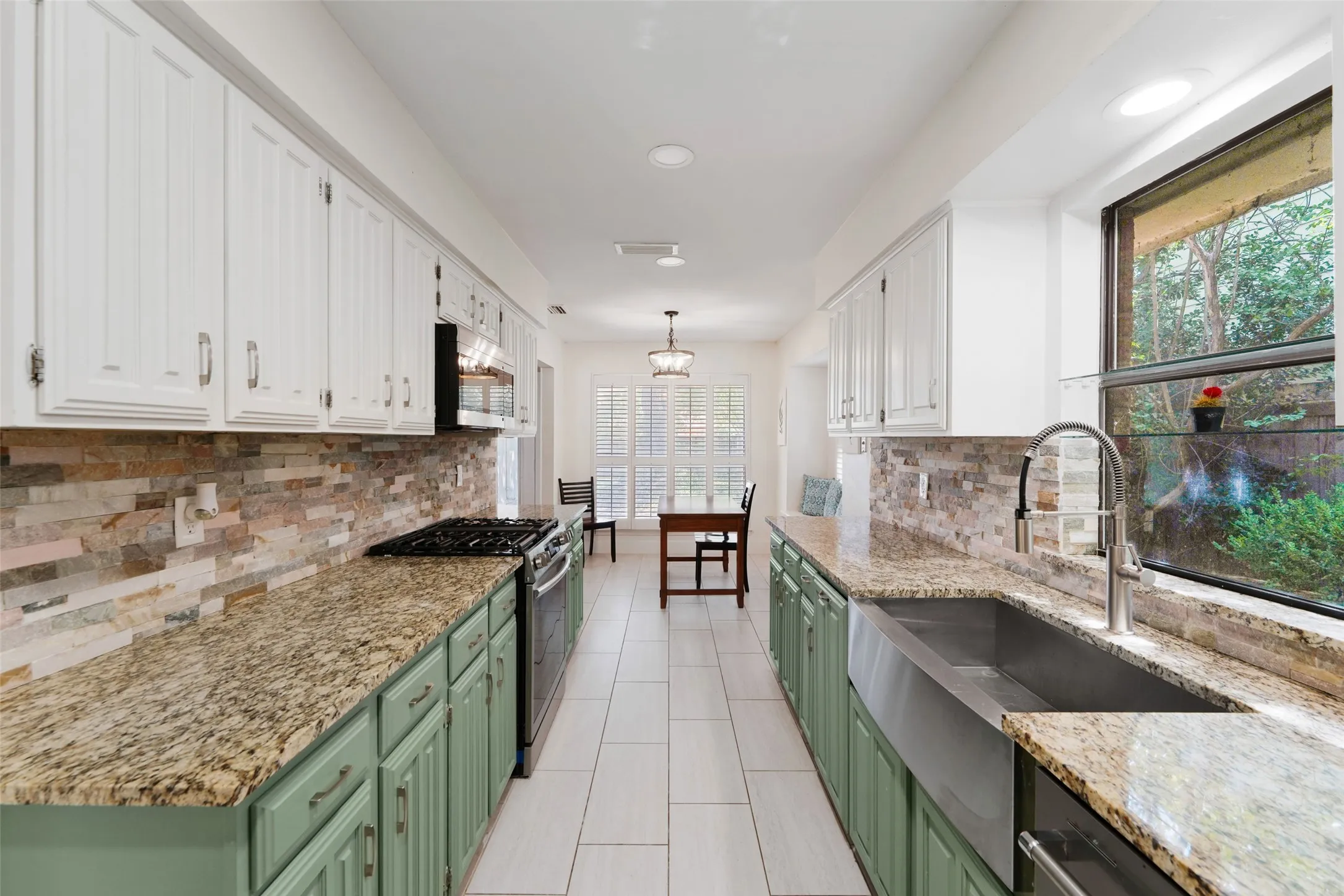 Single Family Residence For Sale in Dallas County , 1602 Meadowglen Lane, Mesquite, Texas 75150, 3 Bedroom, 2 Bathroom, 2 Garage spaces, 1,774 Sqft, built in 1979, mls#21387107, Real Estate Agent in Mesquite, Homes For Sale in Dallas county, Homes For Sale in Mesquite, Realtor in Mesquite Texas, Real Estate Brokerage Independent Realty Texas, Luminita Cordes Realtor
