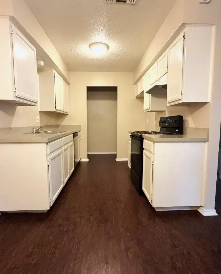 Duplex For Rent in Tarrant County , 691 Lantana Drive, Keller, Texas 76248, 2 Bedroom, 2 Bathroom, 2 Garage spaces, 964 Sqft, built in 1984, mls#21388656, Real Estate Agent in Keller, Homes For Rent in Tarrant county, Homes For Rent in Keller, Realtor in Keller Texas, Real Estate Brokerage Independent Realty Texas, Luminita Cordes Realtor