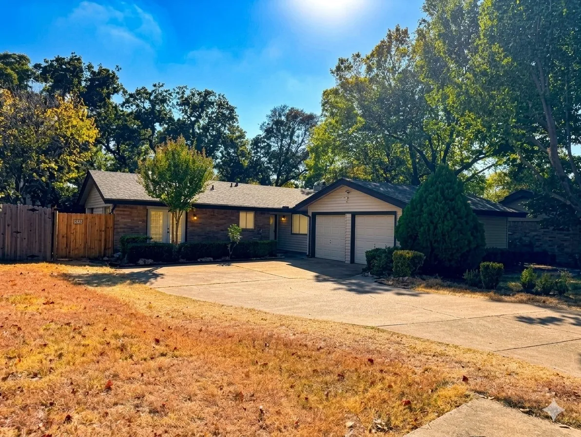 Single Family Residence For Sale in Tarrant County , 2610 Vanessa Circle, Arlington, Texas 76013, 3 Bedroom, 2 Bathroom, 2 Garage spaces, 1,526 Sqft, built in 1964, mls#21388640, Real Estate Agent in Arlington, Homes For Sale in Tarrant county, Homes For Sale in Arlington, Realtor in Arlington Texas, Real Estate Brokerage Independent Realty Texas, Luminita Cordes Realtor