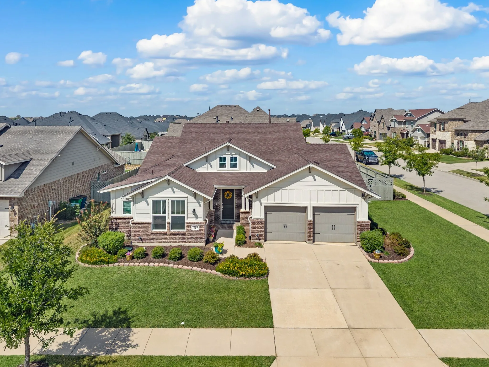 One Story, 4 bedrooms, 3 full bath home on a corner lot....YES PLEASE!
