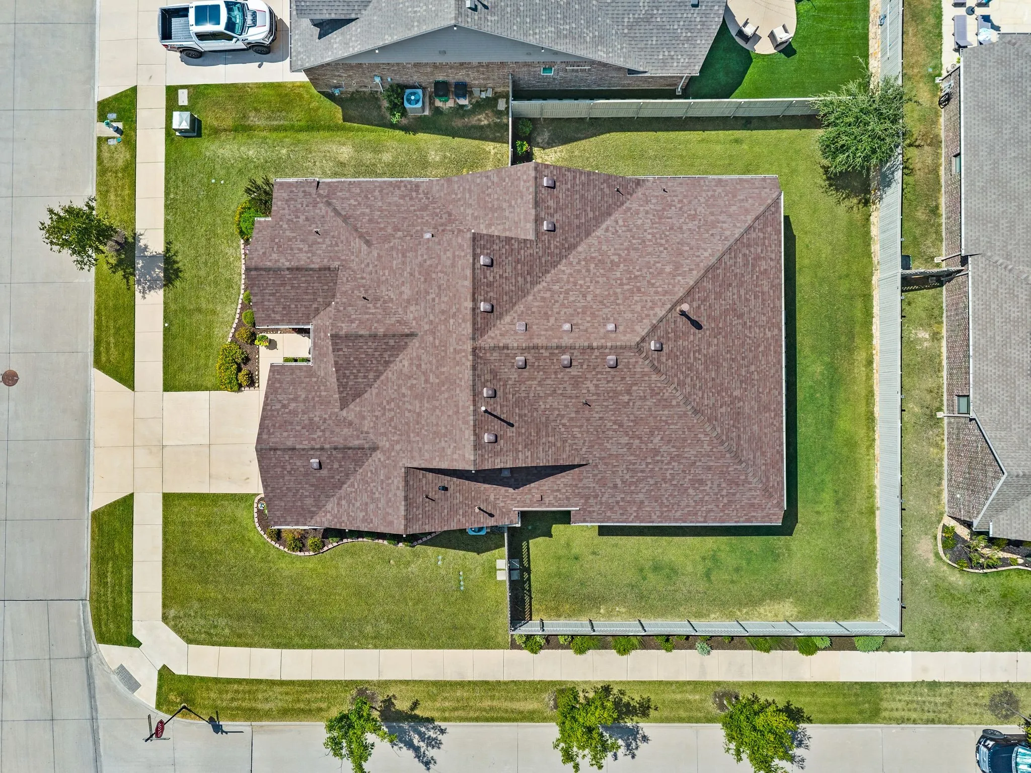 This is such a great home with a wonderful corner lot!!! Private and perfect location!  Are you ready to make it yours?