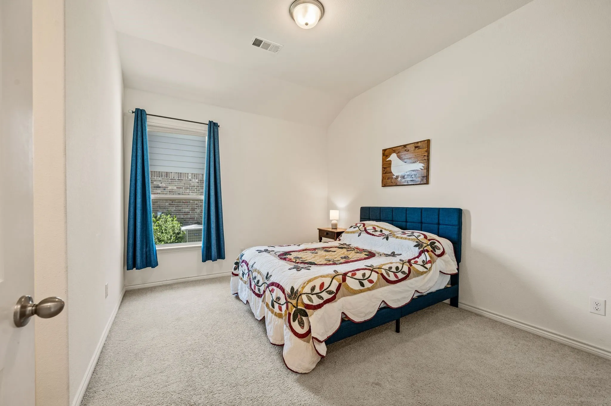 Great size guest bedroom with great lighting and well sized.  Ready for family and friends.