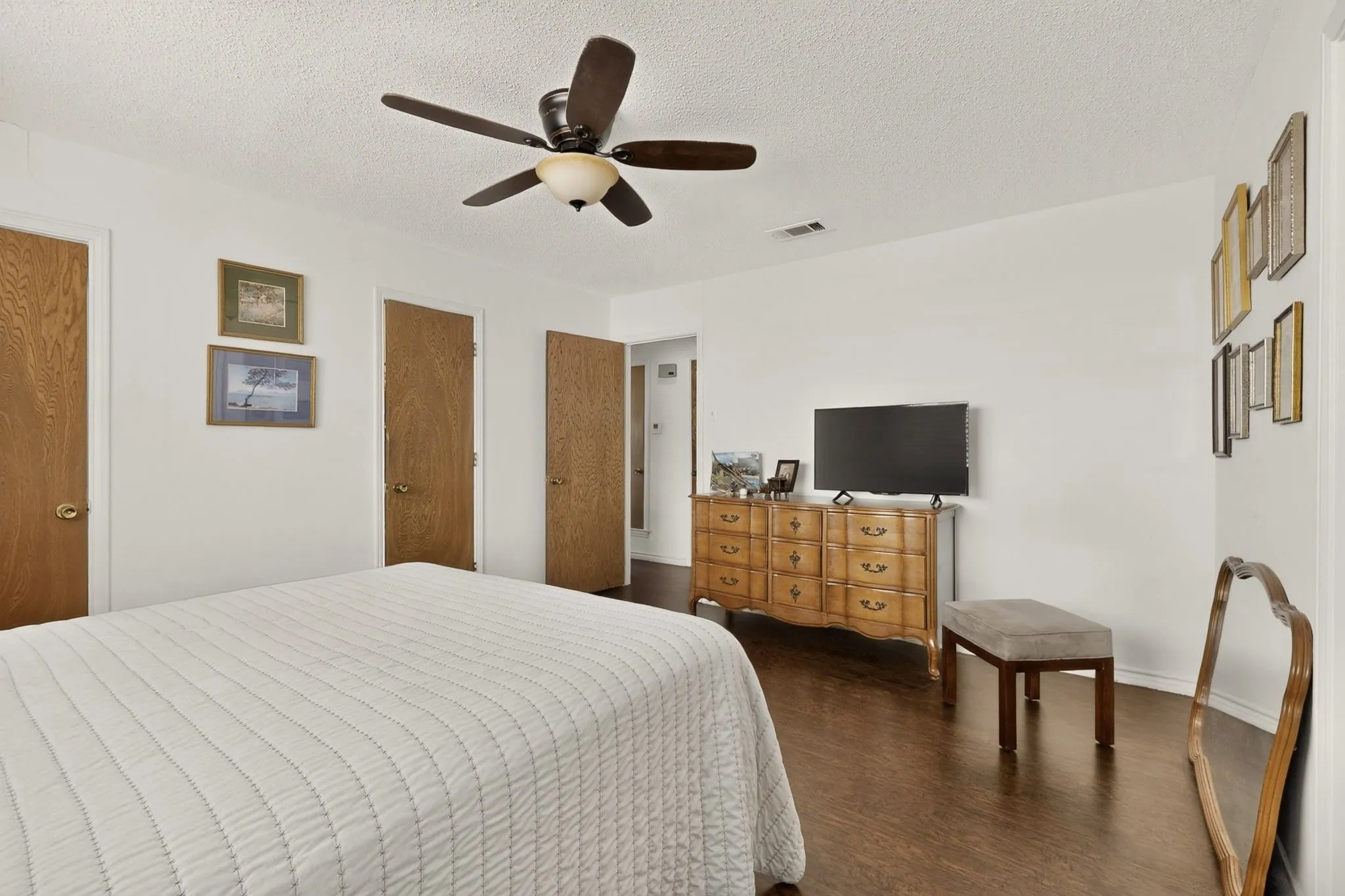 Hardwood-style flooring throughout
