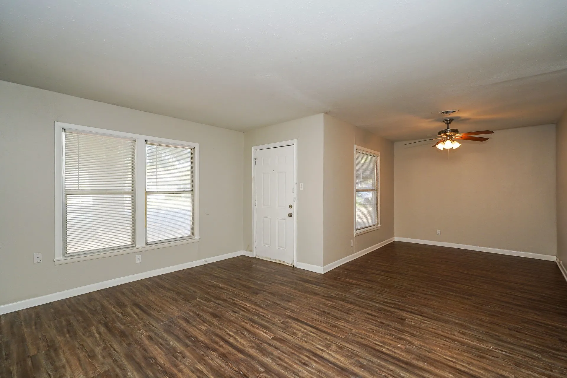 Single Family Residence For Rent in Tarrant County , 3516 Revere Street, Haltom City, Texas 76117, 4 Bedroom, 2 Bathroom, 1 Garage spaces, 1,390 Sqft, built in 1956, mls#21388670, Real Estate Agent in Haltom City, Homes For Rent in Tarrant county, Homes For Rent in Haltom City, Realtor in Haltom City Texas, Real Estate Brokerage Independent Realty Texas, Luminita Cordes Realtor