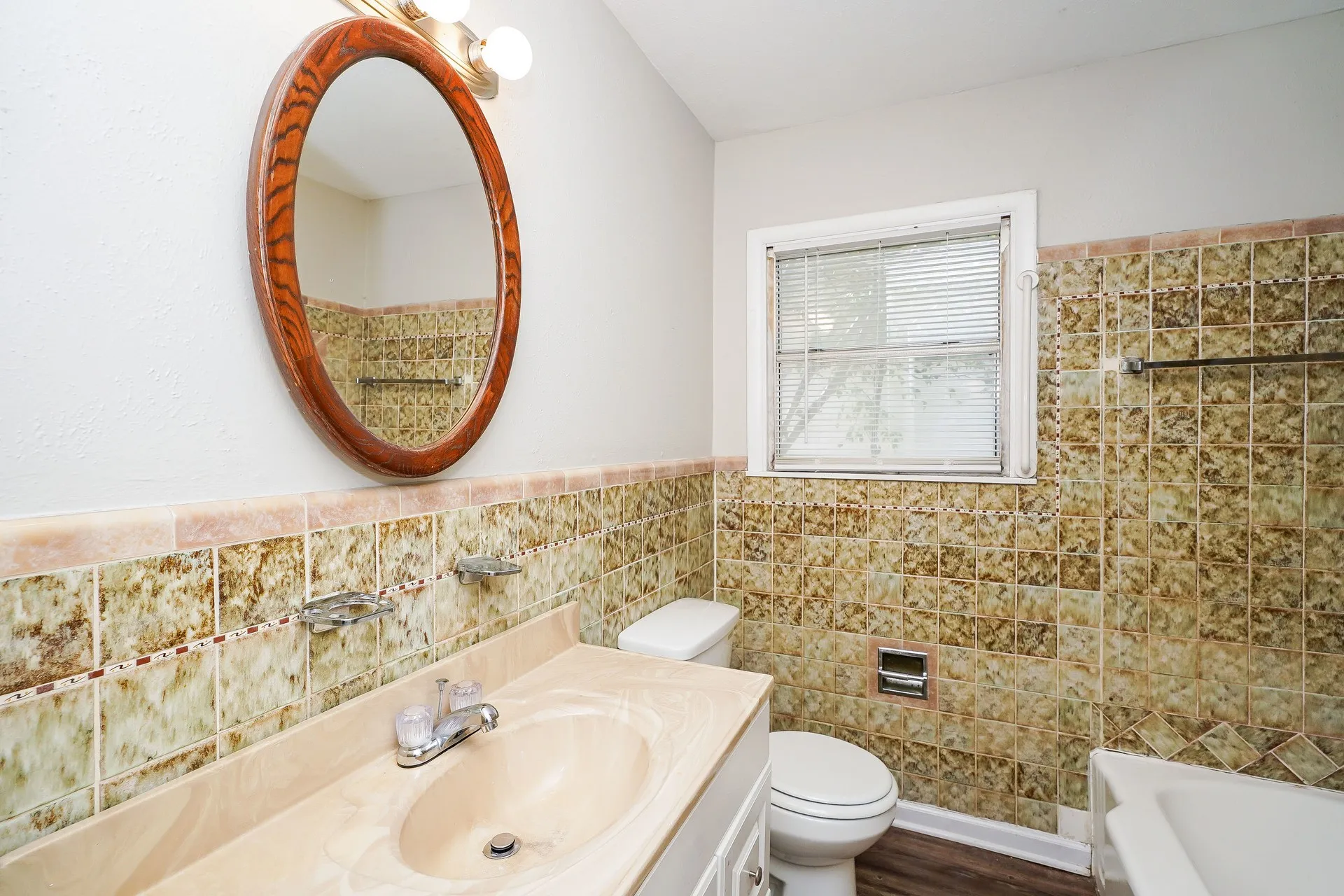 Single Family Residence For Rent in Tarrant County , 3516 Revere Street, Haltom City, Texas 76117, 4 Bedroom, 2 Bathroom, 1 Garage spaces, 1,390 Sqft, built in 1956, mls#21388670, Real Estate Agent in Haltom City, Homes For Rent in Tarrant county, Homes For Rent in Haltom City, Realtor in Haltom City Texas, Real Estate Brokerage Independent Realty Texas, Luminita Cordes Realtor