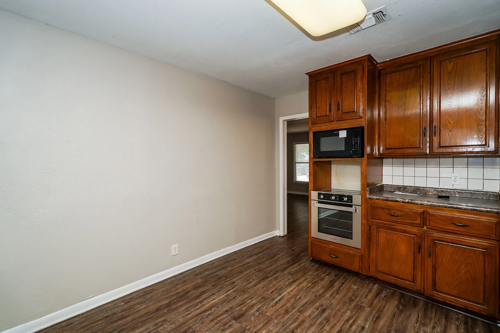 Single Family Residence For Rent in Tarrant County , 3516 Revere Street, Haltom City, Texas 76117, 4 Bedroom, 2 Bathroom, 1 Garage spaces, 1,390 Sqft, built in 1956, mls#21388670, Real Estate Agent in Haltom City, Homes For Rent in Tarrant county, Homes For Rent in Haltom City, Realtor in Haltom City Texas, Real Estate Brokerage Independent Realty Texas, Luminita Cordes Realtor