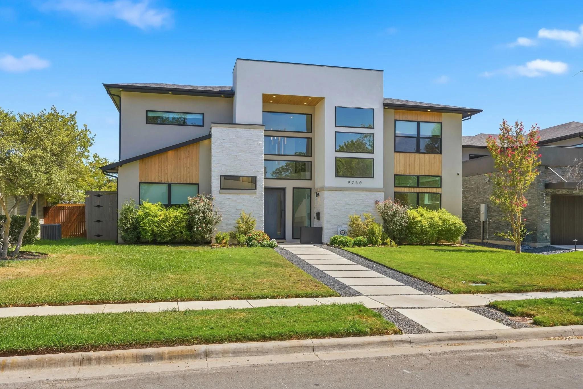 Single Family Residence For Sale in Dallas County , 9750 Mixon Drive, Dallas, Texas 75220, 5 Bedroom, 5 Bathroom, 2 Garage spaces, 4,318 Sqft, built in 2022, mls#21387016, Real Estate Agent in Dallas, Homes For Sale in Dallas county, Homes For Sale in Dallas, Realtor in Dallas Texas, Real Estate Brokerage Independent Realty Texas, Luminita Cordes Realtor