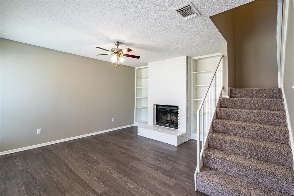 Quadruplex For Rent in Tarrant County , 808 Treadwell Court 808A, Hurst, Texas 76053, 2 Bedroom, 3 Bathroom, Garage spaces, 1,056 Sqft, built in 1985, mls#21388465, Real Estate Agent in Hurst, Homes For Rent in Tarrant county, Homes For Rent in Hurst, Realtor in Hurst Texas, Real Estate Brokerage Independent Realty Texas, Luminita Cordes Realtor