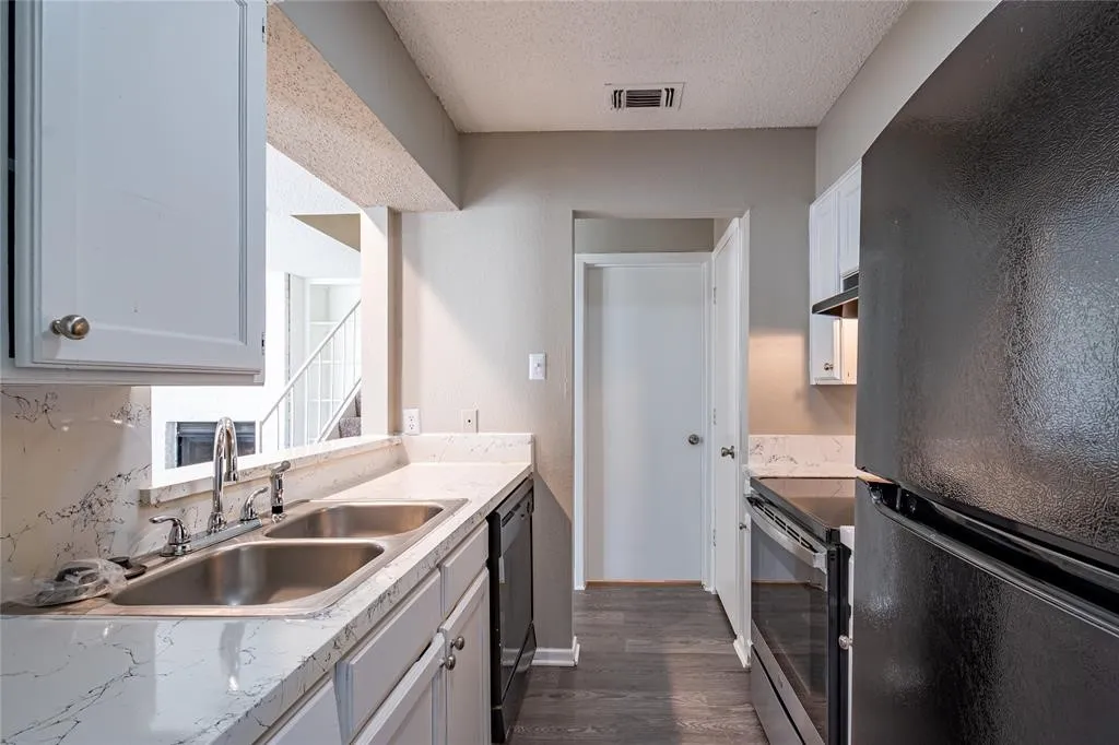 Quadruplex For Rent in Tarrant County , 808 Treadwell Court 808A, Hurst, Texas 76053, 2 Bedroom, 3 Bathroom, Garage spaces, 1,056 Sqft, built in 1985, mls#21388465, Real Estate Agent in Hurst, Homes For Rent in Tarrant county, Homes For Rent in Hurst, Realtor in Hurst Texas, Real Estate Brokerage Independent Realty Texas, Luminita Cordes Realtor
