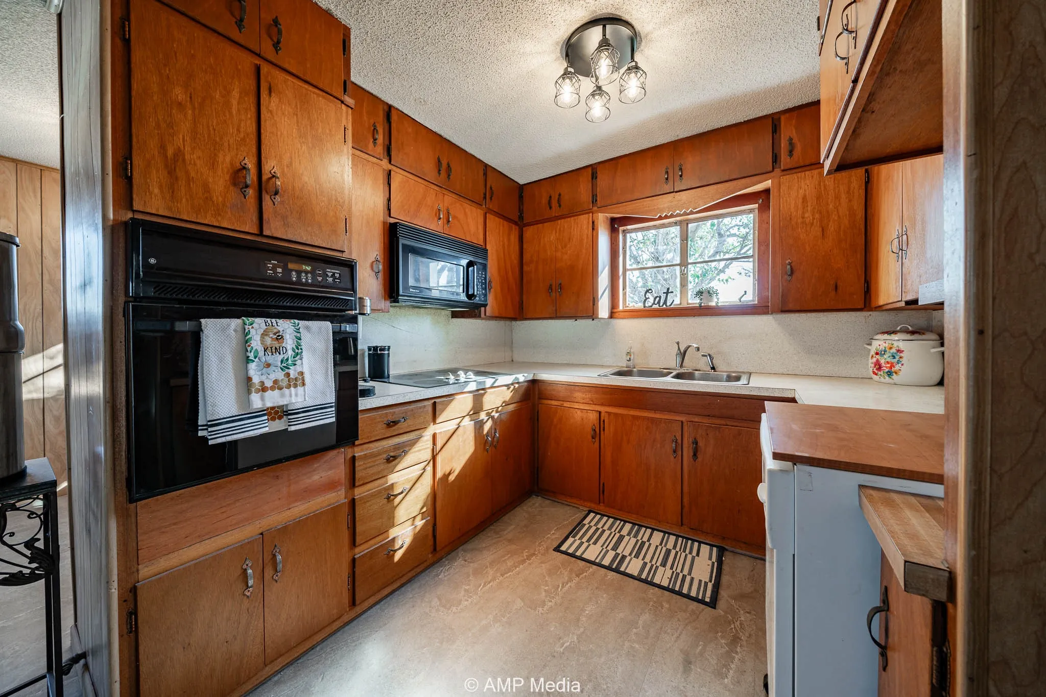Single Family Residence For Sale in Haskell County , 4538 Co Road 463, Rule, Texas 79547, 3 Bedroom, 2 Bathroom, 2 Garage spaces, 2,282 Sqft, built in 1940, mls#21386502, Real Estate Agent in Rule, Homes For Sale in Haskell county, Homes For Sale in Rule, Realtor in Rule Texas, Real Estate Brokerage Independent Realty Texas, Luminita Cordes Realtor