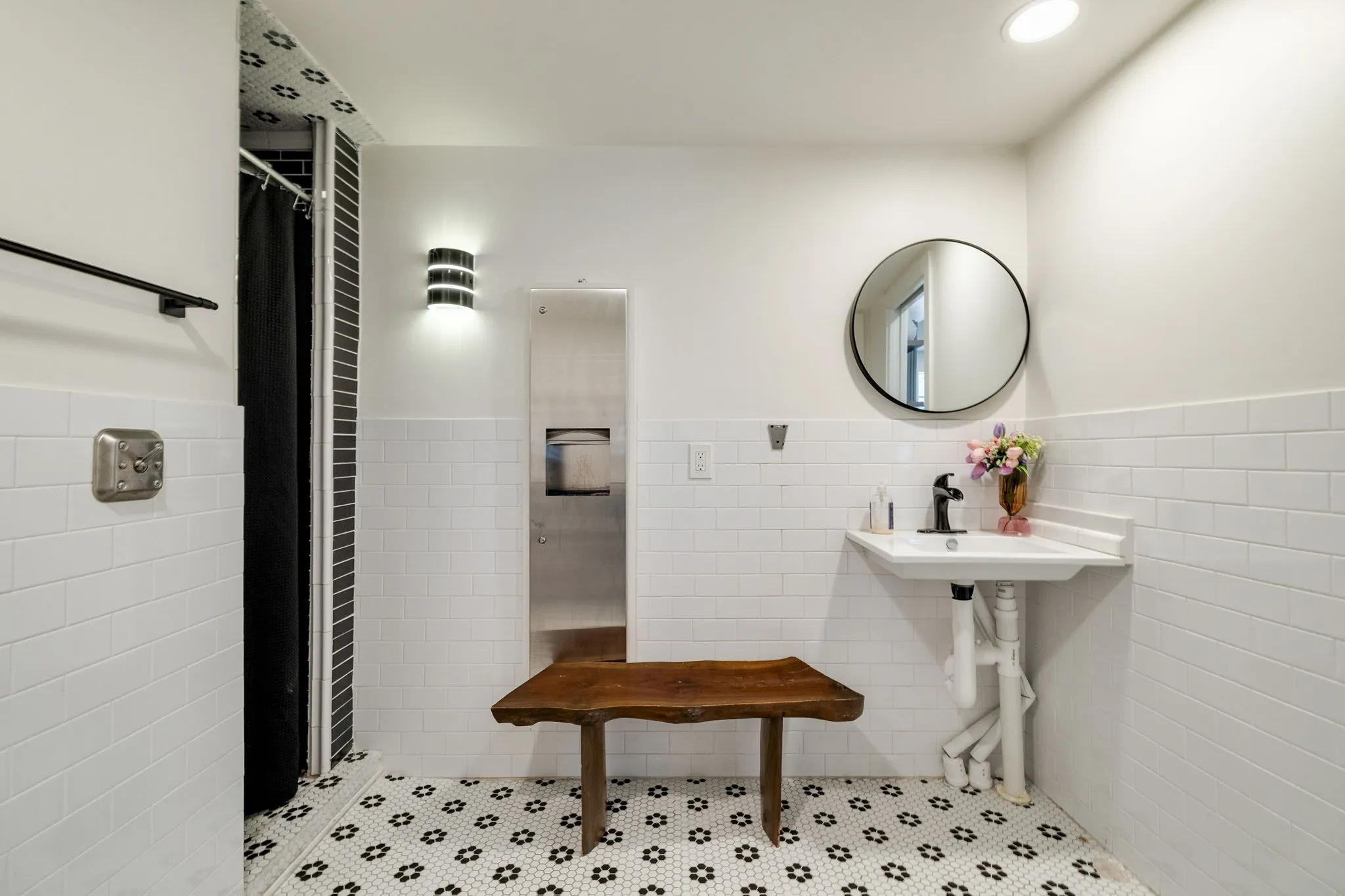 Single Family Residence For Rent in Dallas County , 3024 Conklin Street, Dallas, Texas 75212, 0, 2 Bathroom, Garage spaces, 1,592 Sqft, built in 1940, mls#21386187, Real Estate Agent in Dallas, Homes For Rent in Dallas county, Homes For Rent in Dallas, Realtor in Dallas Texas, Real Estate Brokerage Independent Realty Texas, Luminita Cordes Realtor