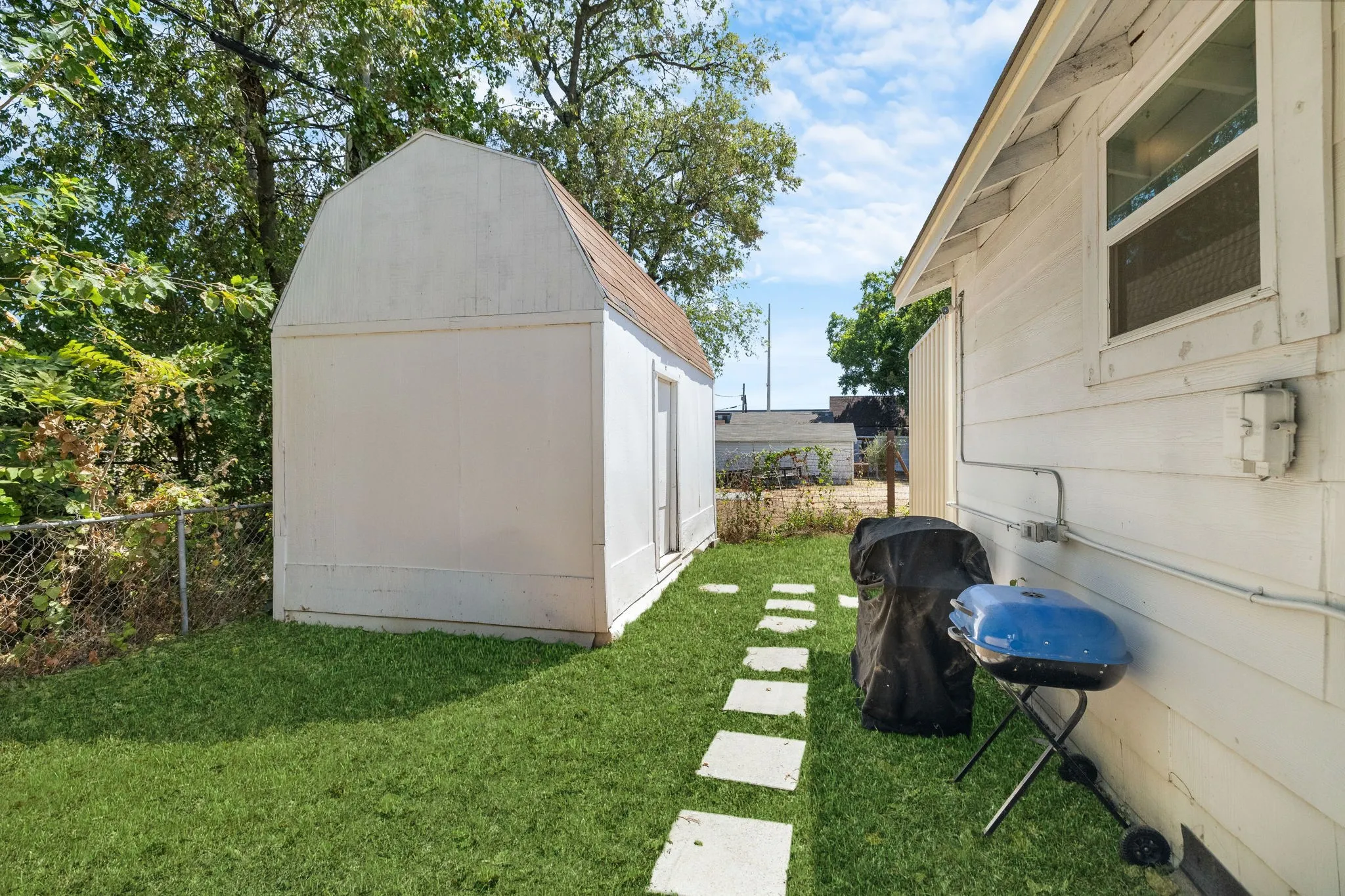 Single Family Residence For Rent in Dallas County , 3024 Conklin Street, Dallas, Texas 75212, 0, 2 Bathroom, Garage spaces, 1,592 Sqft, built in 1940, mls#21386187, Real Estate Agent in Dallas, Homes For Rent in Dallas county, Homes For Rent in Dallas, Realtor in Dallas Texas, Real Estate Brokerage Independent Realty Texas, Luminita Cordes Realtor