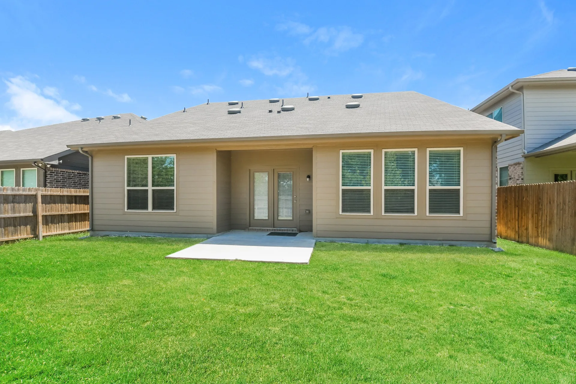 Single Family Residence For Rent in Tarrant County , 6252 Outrigger Road, Fort Worth, Texas 76179, 4 Bedroom, 3 Bathroom, 2 Garage spaces, 2,594 Sqft, built in 2019, mls#21388682, Real Estate Agent in Fort Worth, Homes For Rent in Tarrant county, Homes For Rent in Fort Worth, Realtor in Fort Worth Texas, Real Estate Brokerage Independent Realty Texas, Luminita Cordes Realtor