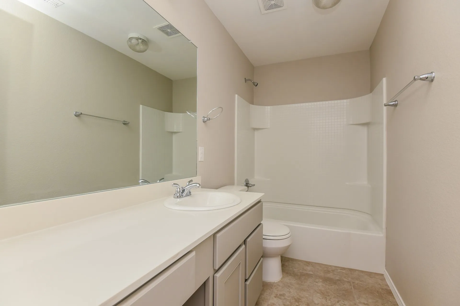 Single Family Residence For Rent in Tarrant County , 6252 Outrigger Road, Fort Worth, Texas 76179, 4 Bedroom, 3 Bathroom, 2 Garage spaces, 2,594 Sqft, built in 2019, mls#21388682, Real Estate Agent in Fort Worth, Homes For Rent in Tarrant county, Homes For Rent in Fort Worth, Realtor in Fort Worth Texas, Real Estate Brokerage Independent Realty Texas, Luminita Cordes Realtor