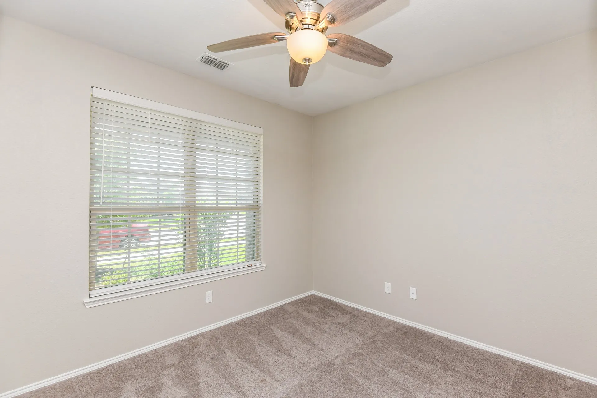 Single Family Residence For Rent in Tarrant County , 6252 Outrigger Road, Fort Worth, Texas 76179, 4 Bedroom, 3 Bathroom, 2 Garage spaces, 2,594 Sqft, built in 2019, mls#21388682, Real Estate Agent in Fort Worth, Homes For Rent in Tarrant county, Homes For Rent in Fort Worth, Realtor in Fort Worth Texas, Real Estate Brokerage Independent Realty Texas, Luminita Cordes Realtor