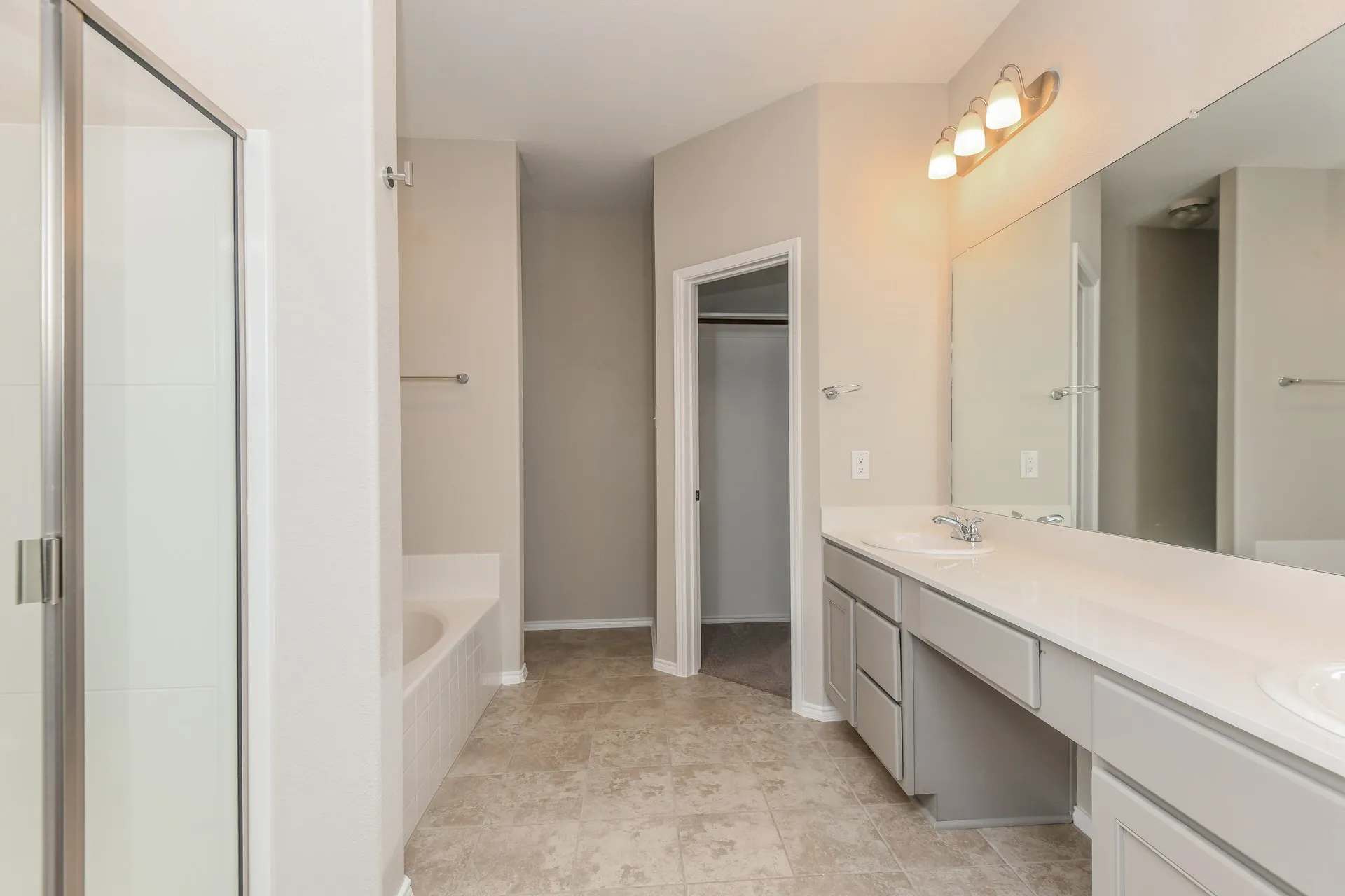 Single Family Residence For Rent in Tarrant County , 6252 Outrigger Road, Fort Worth, Texas 76179, 4 Bedroom, 3 Bathroom, 2 Garage spaces, 2,594 Sqft, built in 2019, mls#21388682, Real Estate Agent in Fort Worth, Homes For Rent in Tarrant county, Homes For Rent in Fort Worth, Realtor in Fort Worth Texas, Real Estate Brokerage Independent Realty Texas, Luminita Cordes Realtor