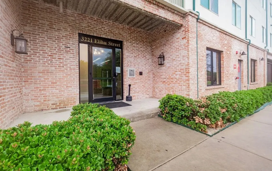 Apartment For Rent in Dallas County , 3221 Elihu Street 211, Dallas, Texas 75210, 2 Bedroom, 2 Bathroom, Garage spaces, 1,036 Sqft, built in 2014, mls#21388695, Real Estate Agent in Dallas, Homes For Rent in Dallas county, Homes For Rent in Dallas, Realtor in Dallas Texas, Real Estate Brokerage Independent Realty Texas, Luminita Cordes Realtor