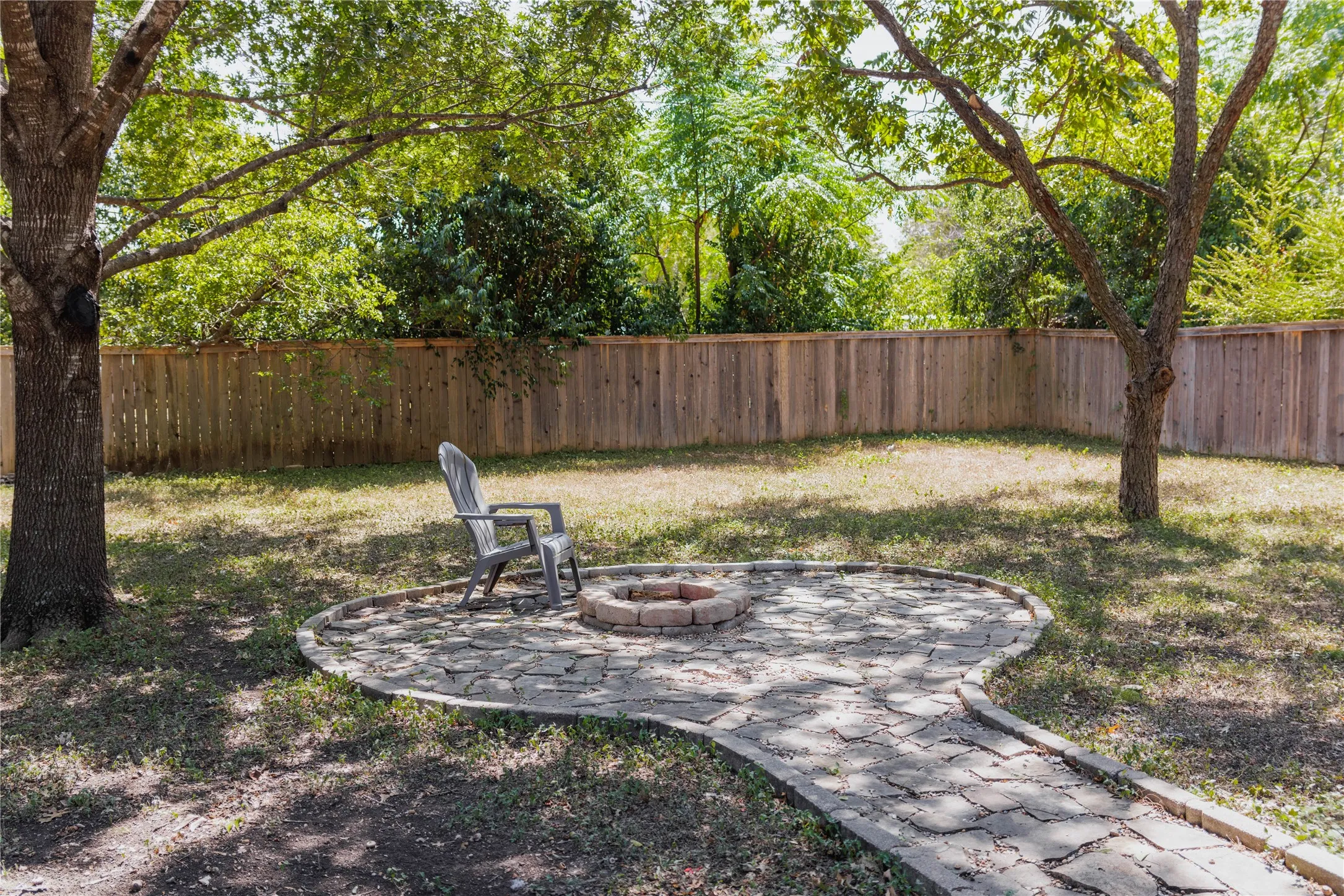 Single Family Residence For Sale in Mc Lennan County , 8812 Panther Drive, Woodway, Texas 76712, 3 Bedroom, 2 Bathroom, 2 Garage spaces, 1,248 Sqft, built in 1964, mls#21387947, Real Estate Agent in Woodway, Homes For Sale in Mc Lennan county, Homes For Sale in Woodway, Realtor in Woodway Texas, Real Estate Brokerage Independent Realty Texas, Luminita Cordes Realtor