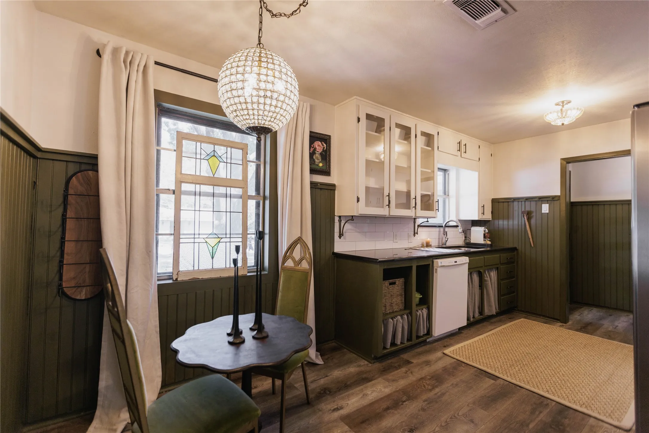 Single Family Residence For Sale in Mc Lennan County , 8812 Panther Drive, Woodway, Texas 76712, 3 Bedroom, 2 Bathroom, 2 Garage spaces, 1,248 Sqft, built in 1964, mls#21387947, Real Estate Agent in Woodway, Homes For Sale in Mc Lennan county, Homes For Sale in Woodway, Realtor in Woodway Texas, Real Estate Brokerage Independent Realty Texas, Luminita Cordes Realtor