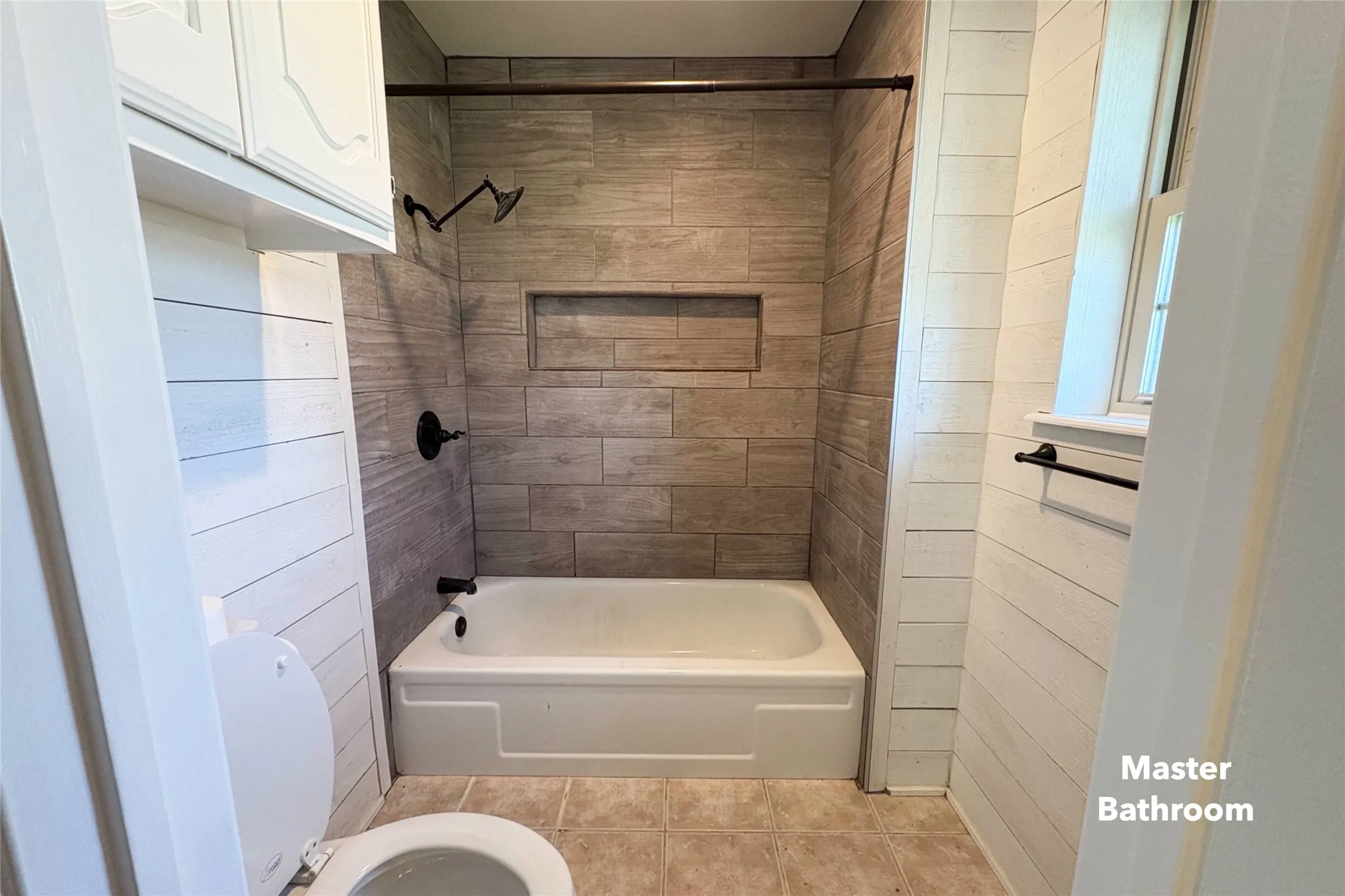 Single Family Residence For Sale in Wilbarger County , 2802 Wood Street, Vernon, Texas 76384, 3 Bedroom, 2 Bathroom, 1 Garage spaces, 1,724 Sqft, built in 1978, mls#21388706, Real Estate Agent in Vernon, Homes For Sale in Wilbarger county, Homes For Sale in Vernon, Realtor in Vernon Texas, Real Estate Brokerage Independent Realty Texas, Luminita Cordes Realtor