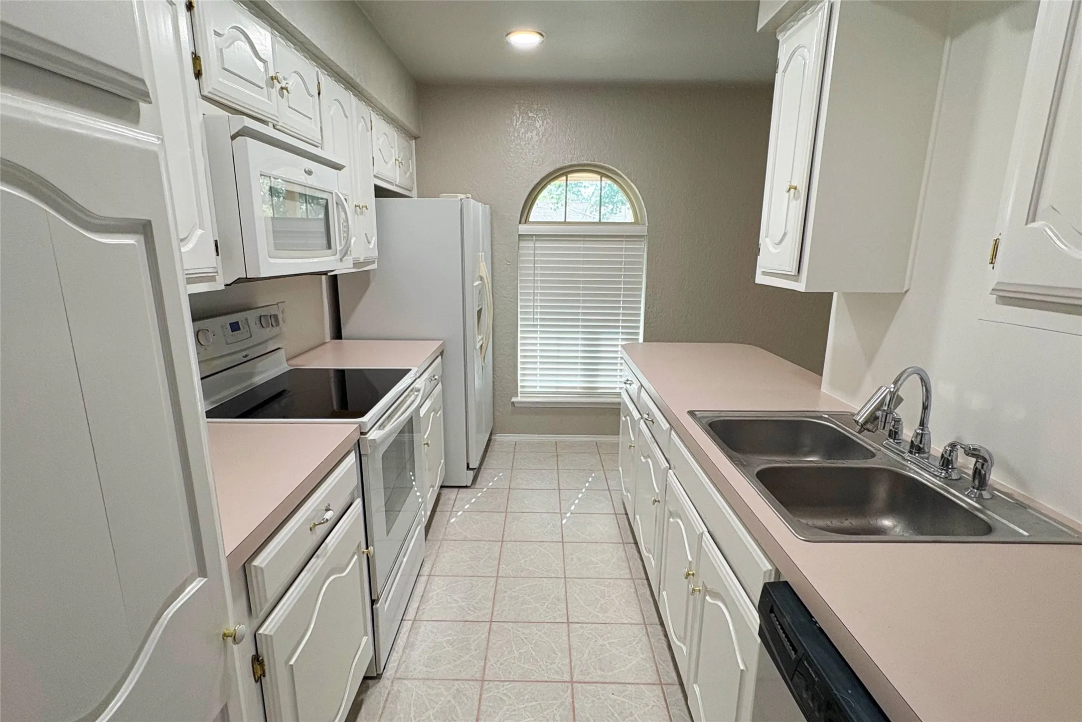 Single Family Residence For Sale in Wilbarger County , 2802 Wood Street, Vernon, Texas 76384, 3 Bedroom, 2 Bathroom, 1 Garage spaces, 1,724 Sqft, built in 1978, mls#21388706, Real Estate Agent in Vernon, Homes For Sale in Wilbarger county, Homes For Sale in Vernon, Realtor in Vernon Texas, Real Estate Brokerage Independent Realty Texas, Luminita Cordes Realtor