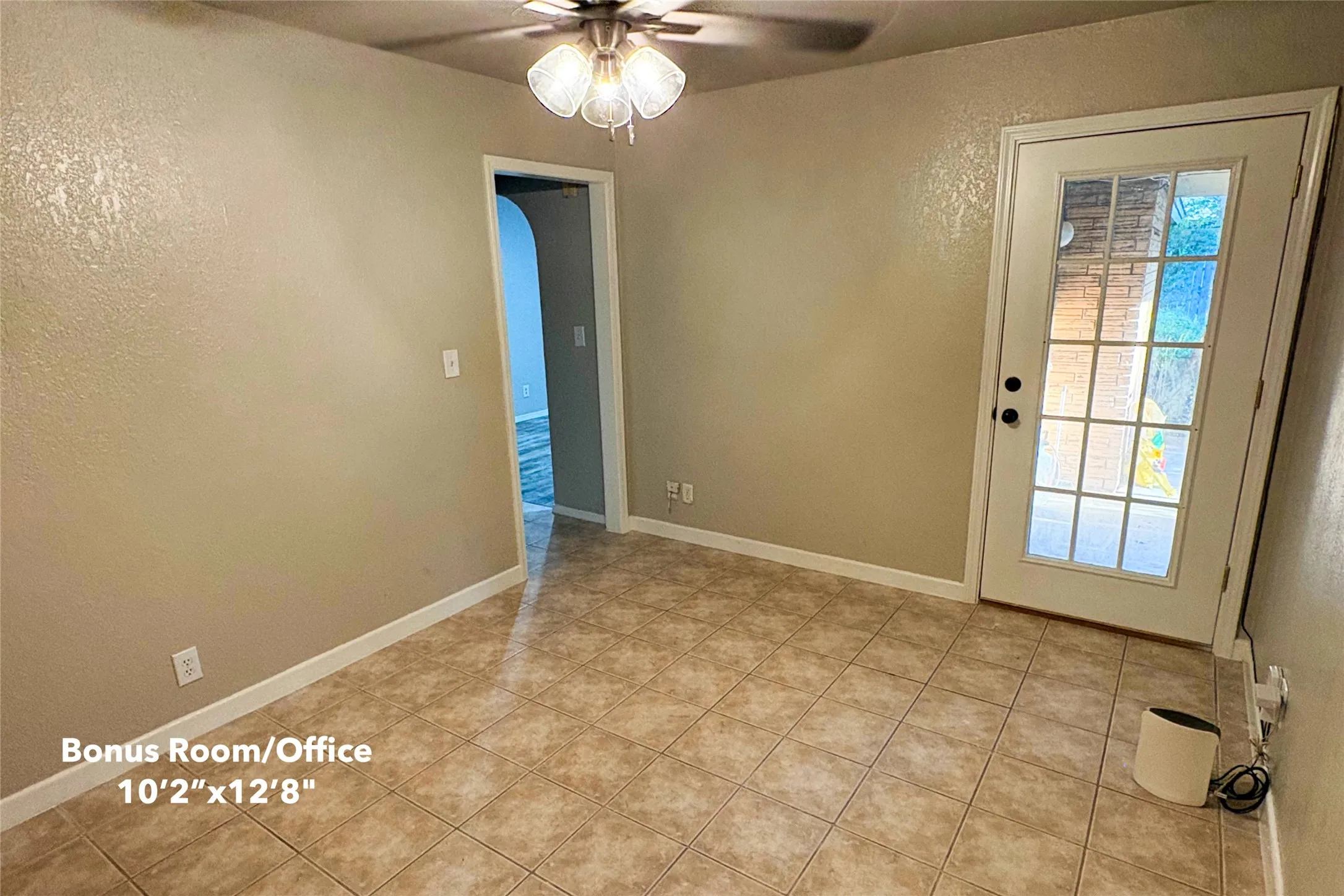 Single Family Residence For Sale in Wilbarger County , 2802 Wood Street, Vernon, Texas 76384, 3 Bedroom, 2 Bathroom, 1 Garage spaces, 1,724 Sqft, built in 1978, mls#21388706, Real Estate Agent in Vernon, Homes For Sale in Wilbarger county, Homes For Sale in Vernon, Realtor in Vernon Texas, Real Estate Brokerage Independent Realty Texas, Luminita Cordes Realtor