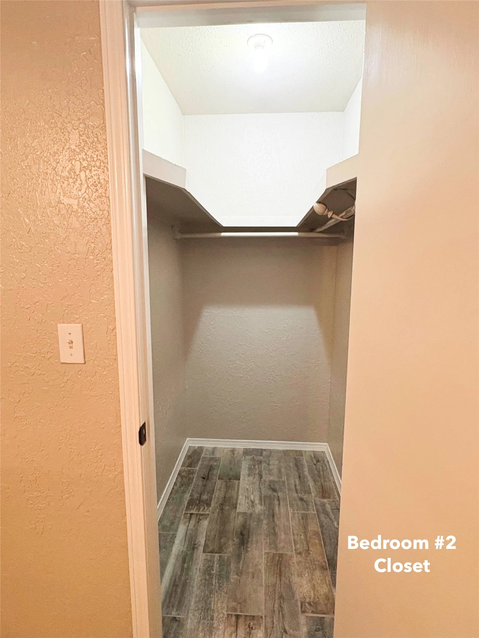 Single Family Residence For Sale in Wilbarger County , 2802 Wood Street, Vernon, Texas 76384, 3 Bedroom, 2 Bathroom, 1 Garage spaces, 1,724 Sqft, built in 1978, mls#21388706, Real Estate Agent in Vernon, Homes For Sale in Wilbarger county, Homes For Sale in Vernon, Realtor in Vernon Texas, Real Estate Brokerage Independent Realty Texas, Luminita Cordes Realtor
