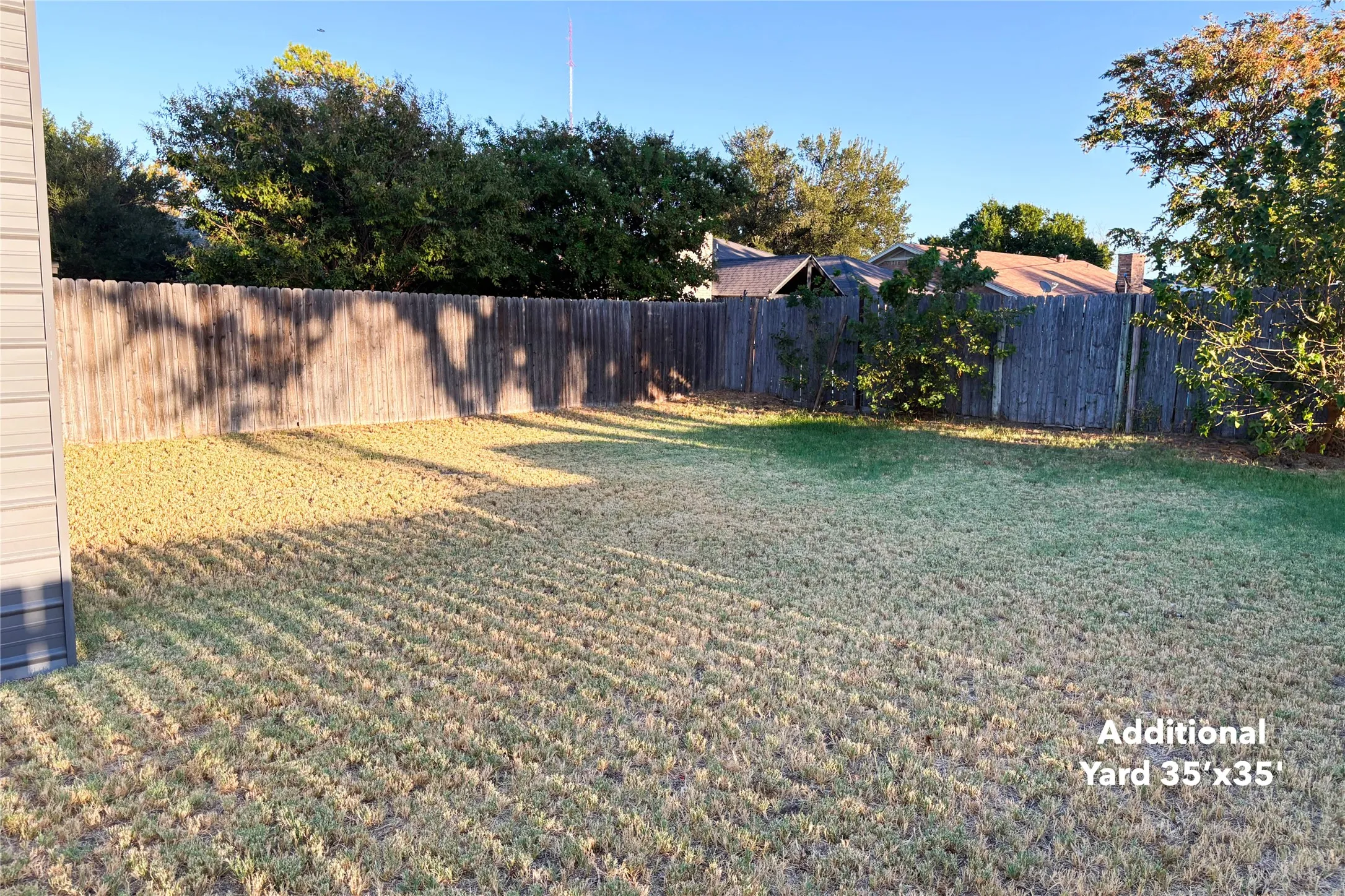Single Family Residence For Sale in Wilbarger County , 2802 Wood Street, Vernon, Texas 76384, 3 Bedroom, 2 Bathroom, 1 Garage spaces, 1,724 Sqft, built in 1978, mls#21388706, Real Estate Agent in Vernon, Homes For Sale in Wilbarger county, Homes For Sale in Vernon, Realtor in Vernon Texas, Real Estate Brokerage Independent Realty Texas, Luminita Cordes Realtor