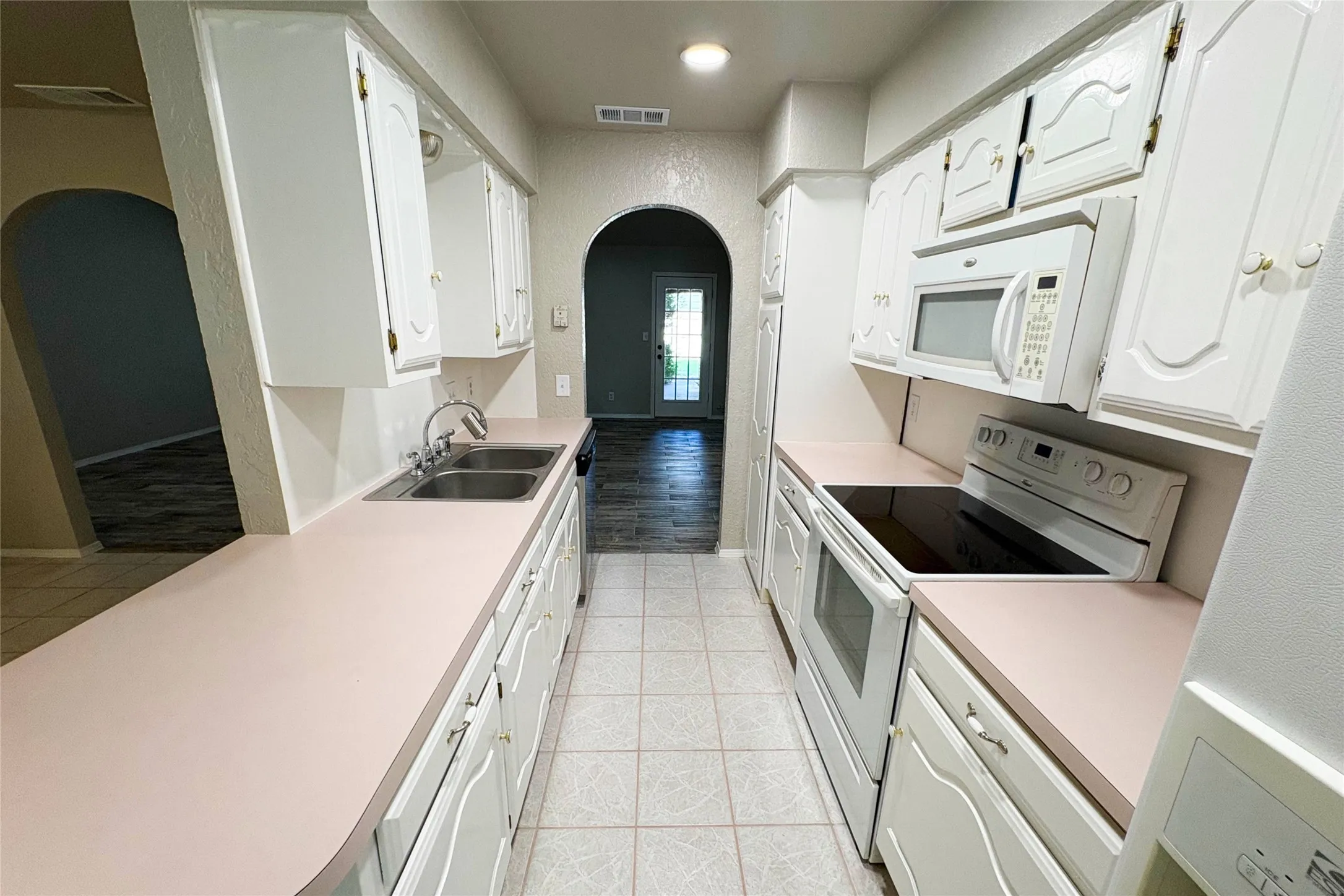 Single Family Residence For Sale in Wilbarger County , 2802 Wood Street, Vernon, Texas 76384, 3 Bedroom, 2 Bathroom, 1 Garage spaces, 1,724 Sqft, built in 1978, mls#21388706, Real Estate Agent in Vernon, Homes For Sale in Wilbarger county, Homes For Sale in Vernon, Realtor in Vernon Texas, Real Estate Brokerage Independent Realty Texas, Luminita Cordes Realtor