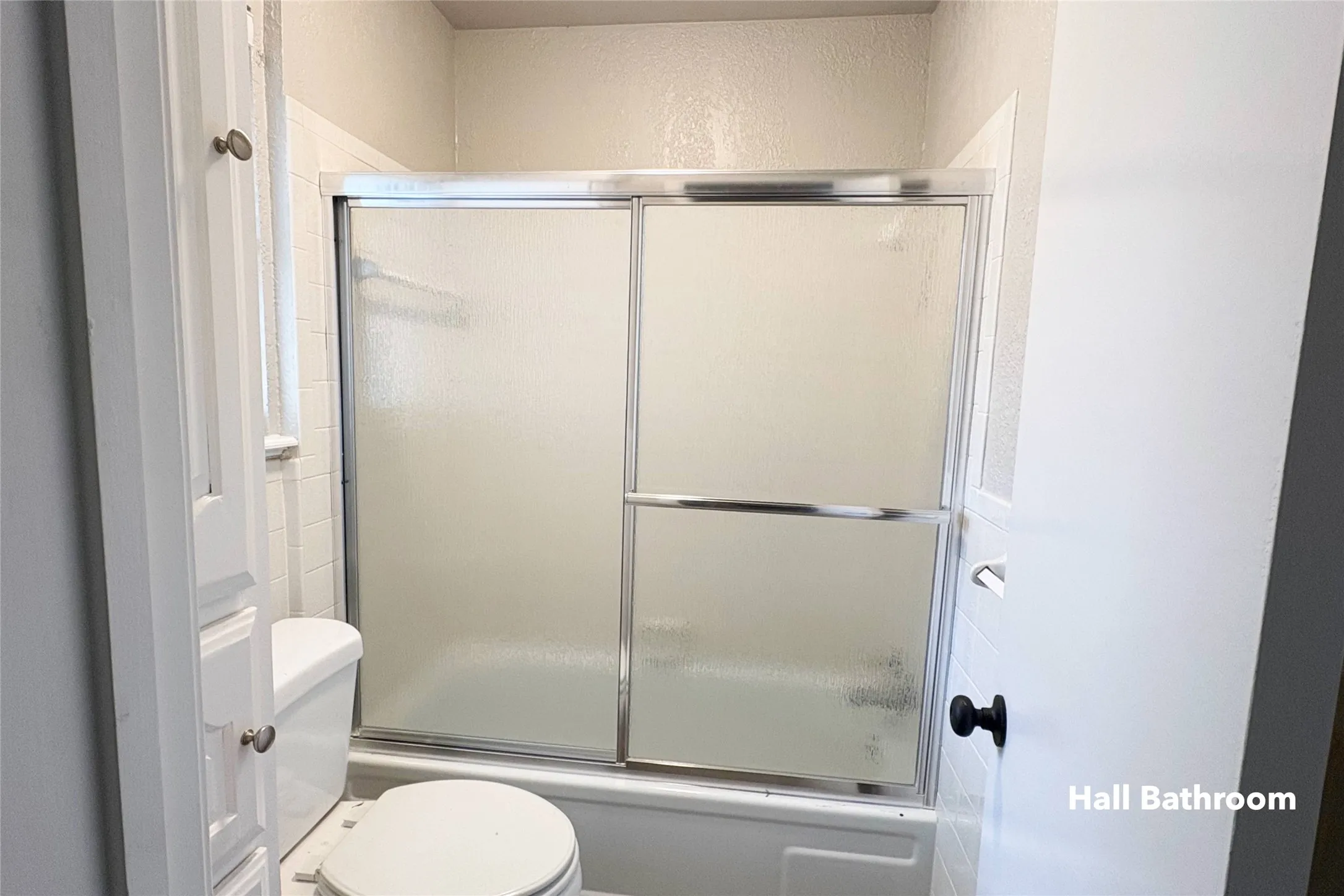 Single Family Residence For Sale in Wilbarger County , 2802 Wood Street, Vernon, Texas 76384, 3 Bedroom, 2 Bathroom, 1 Garage spaces, 1,724 Sqft, built in 1978, mls#21388706, Real Estate Agent in Vernon, Homes For Sale in Wilbarger county, Homes For Sale in Vernon, Realtor in Vernon Texas, Real Estate Brokerage Independent Realty Texas, Luminita Cordes Realtor