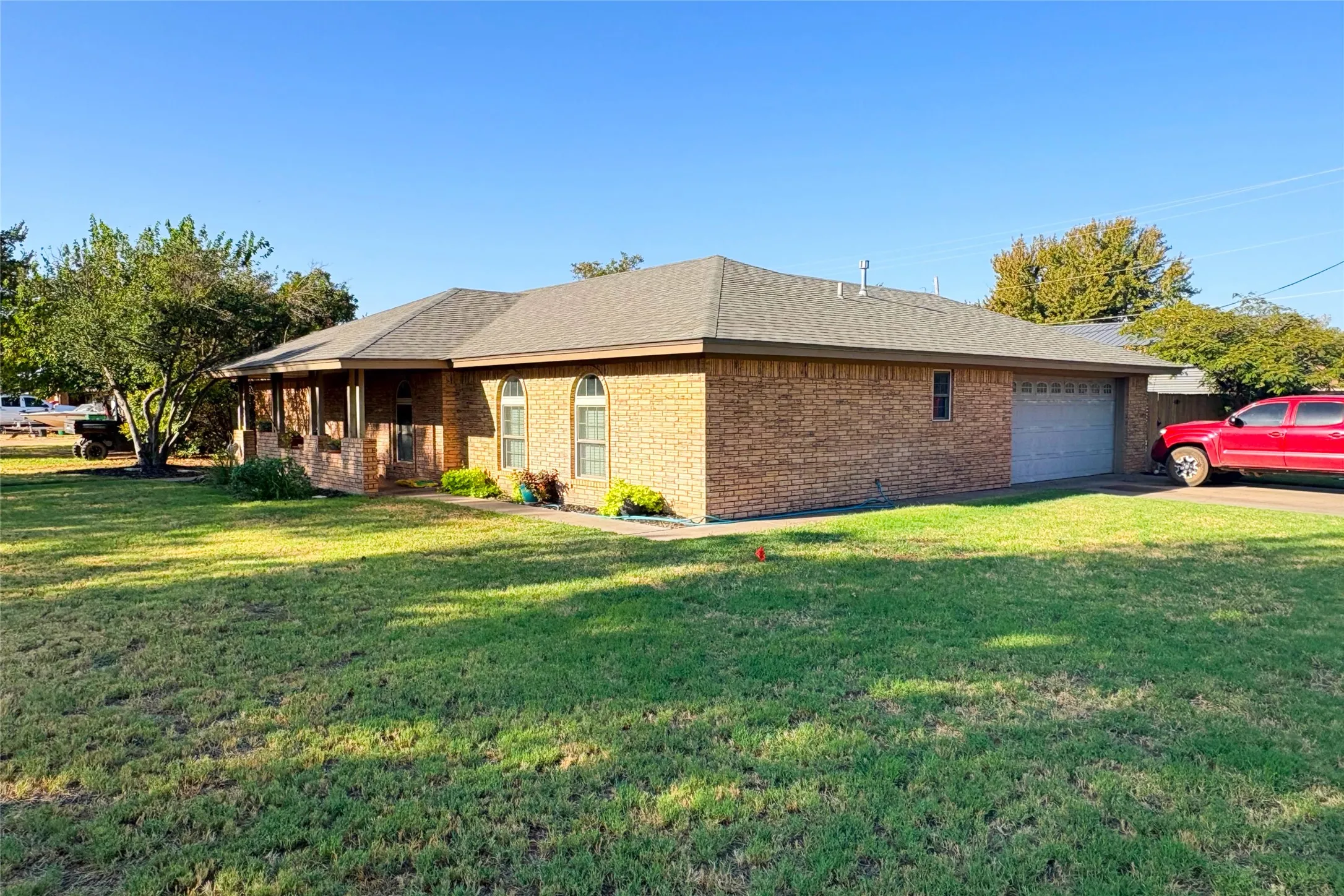 Single Family Residence For Sale in Wilbarger County , 2802 Wood Street, Vernon, Texas 76384, 3 Bedroom, 2 Bathroom, 1 Garage spaces, 1,724 Sqft, built in 1978, mls#21388706, Real Estate Agent in Vernon, Homes For Sale in Wilbarger county, Homes For Sale in Vernon, Realtor in Vernon Texas, Real Estate Brokerage Independent Realty Texas, Luminita Cordes Realtor