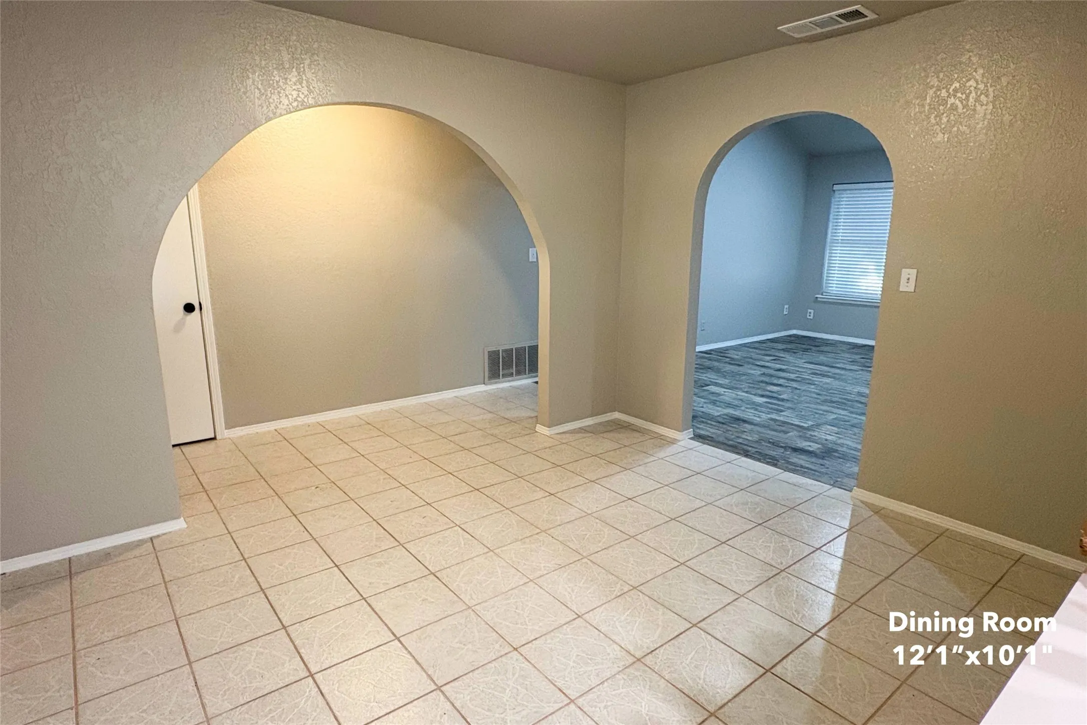 Single Family Residence For Sale in Wilbarger County , 2802 Wood Street, Vernon, Texas 76384, 3 Bedroom, 2 Bathroom, 1 Garage spaces, 1,724 Sqft, built in 1978, mls#21388706, Real Estate Agent in Vernon, Homes For Sale in Wilbarger county, Homes For Sale in Vernon, Realtor in Vernon Texas, Real Estate Brokerage Independent Realty Texas, Luminita Cordes Realtor