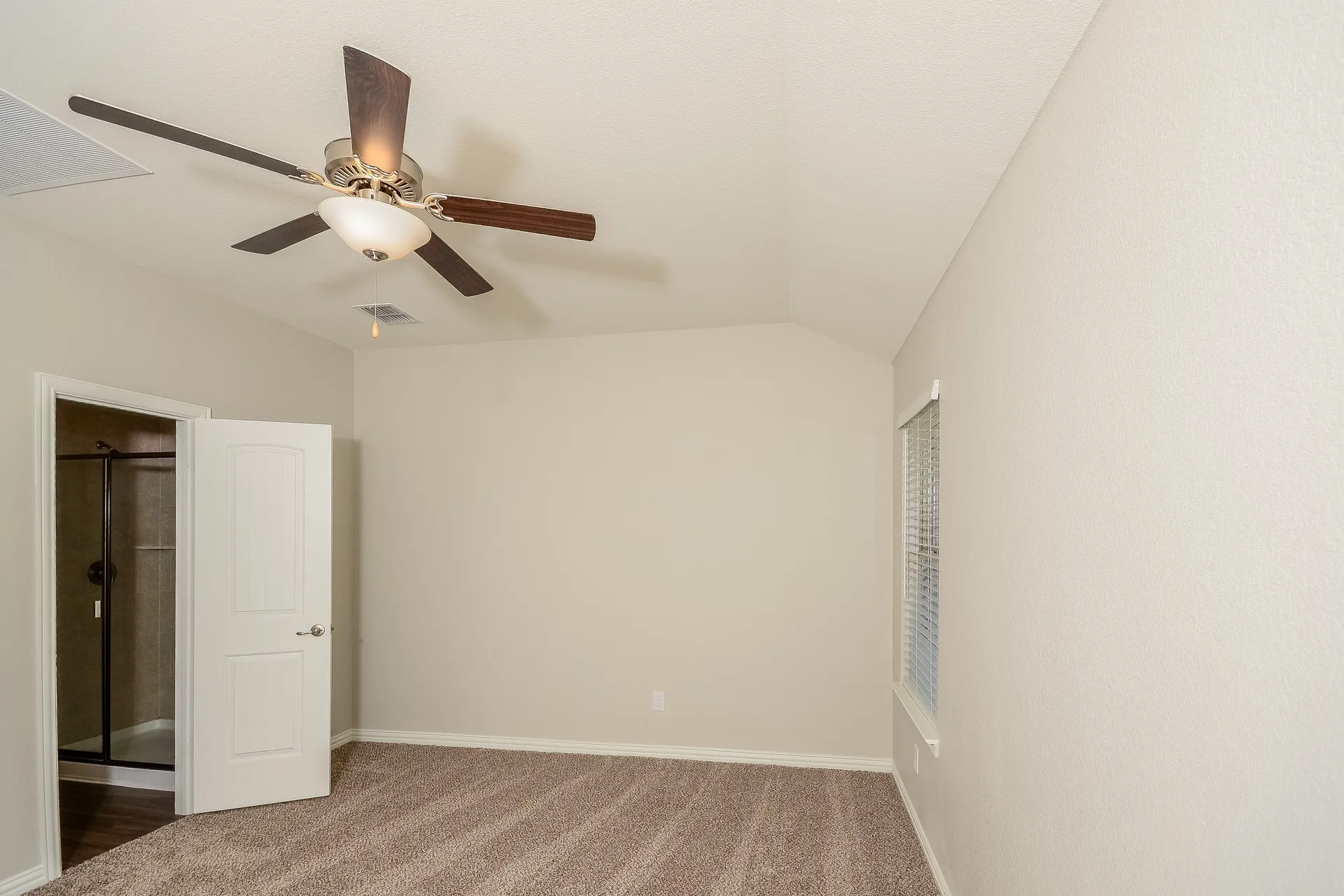 Single Family Residence For Rent in Collin County , 145 Cedar Canyon Drive, Anna, Texas 75409, 3 Bedroom, 2 Bathroom, 2 Garage spaces, 1,442 Sqft, built in 2019, mls#21388711, Real Estate Agent in Anna, Homes For Rent in Collin county, Homes For Rent in Anna, Realtor in Anna Texas, Real Estate Brokerage Independent Realty Texas, Luminita Cordes Realtor
