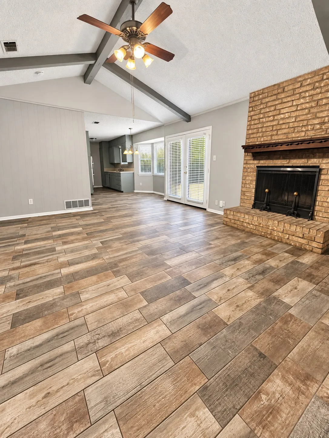 Single Family Residence For Sale in Tarrant County , 2809 Bent Tree Lane, Arlington, Texas 76016, 3 Bedroom, 2 Bathroom, 2 Garage spaces, 1,279 Sqft, built in 1971, mls#21387408, Real Estate Agent in Arlington, Homes For Sale in Tarrant county, Homes For Sale in Arlington, Realtor in Arlington Texas, Real Estate Brokerage Independent Realty Texas, Luminita Cordes Realtor