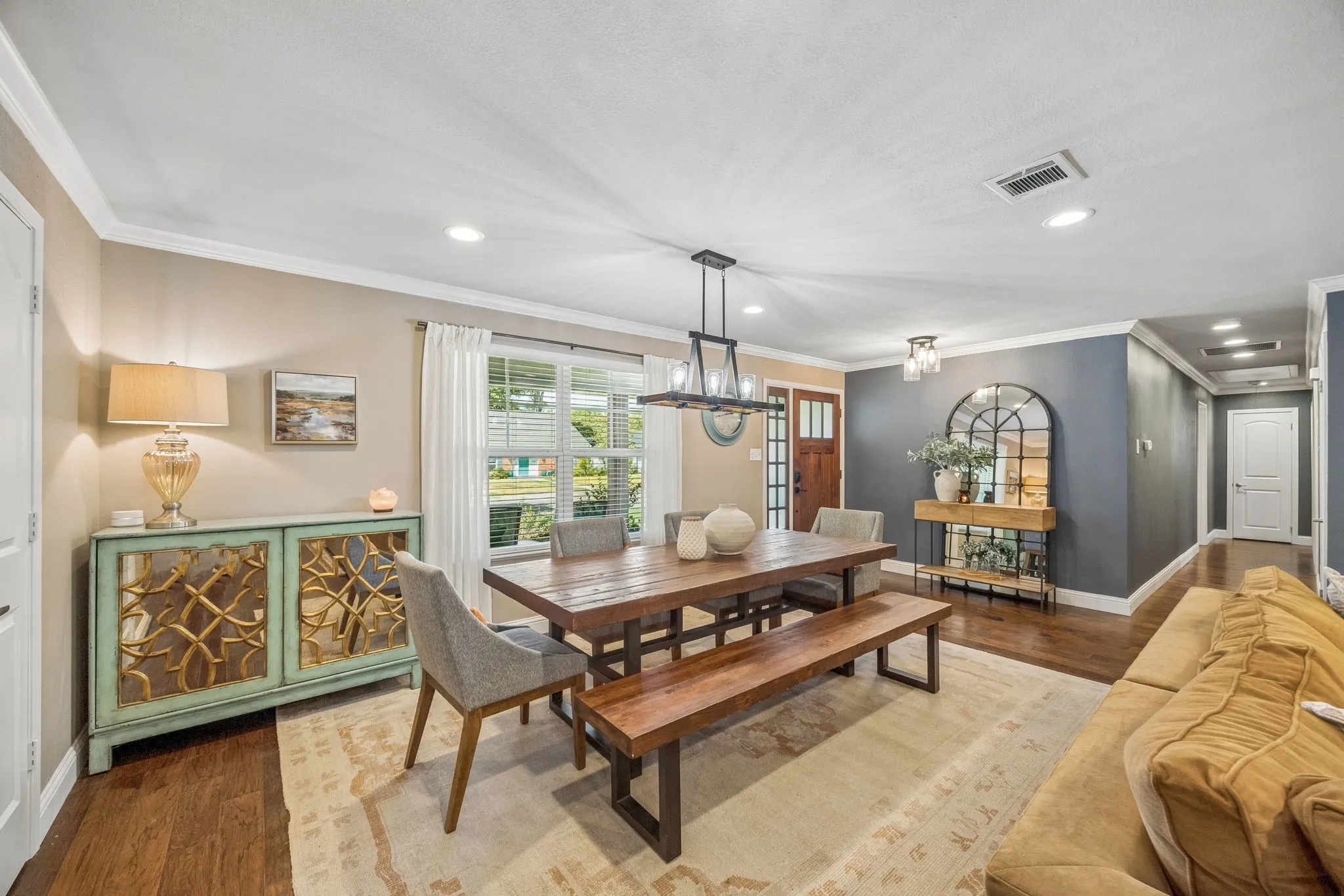 Single Family Residence For Sale in Dallas County , 3306 Norcross Lane, Dallas, Texas 75229, 5 Bedroom, 4 Bathroom, 2 Garage spaces, 3,449 Sqft, built in 1959, mls#21388168, Real Estate Agent in Dallas, Homes For Sale in Dallas county, Homes For Sale in Dallas, Realtor in Dallas Texas, Real Estate Brokerage Independent Realty Texas, Luminita Cordes Realtor