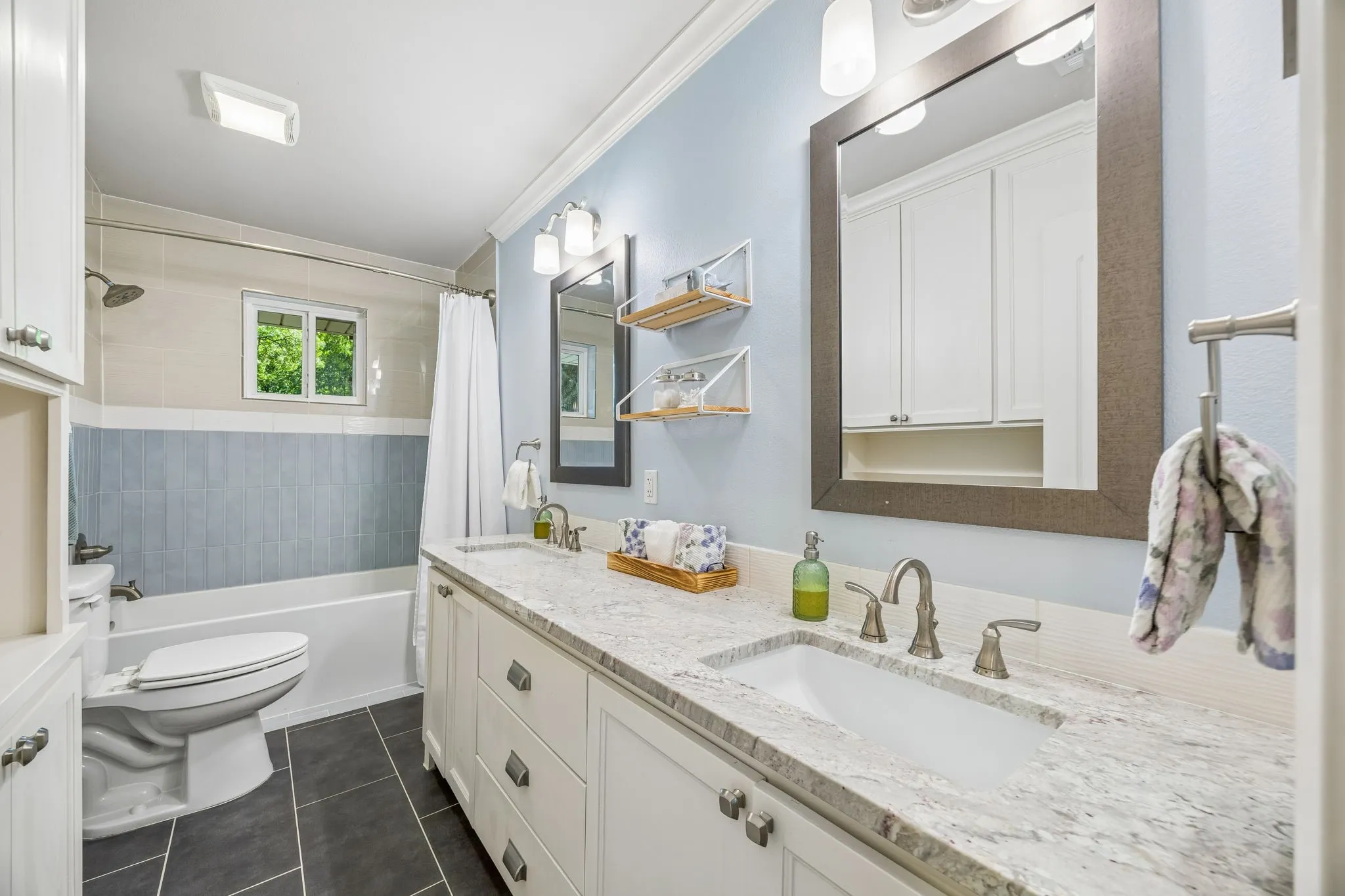 Hall bath for bedroom 2 & 3