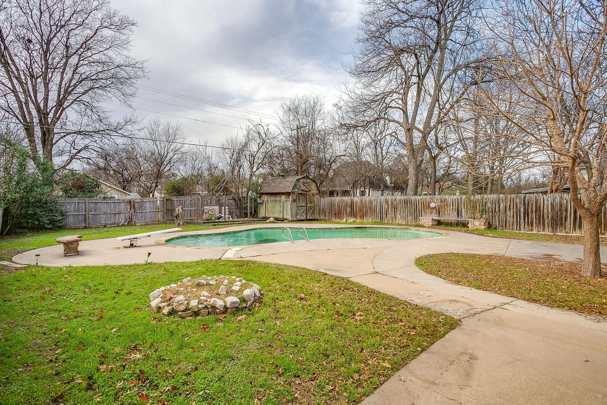 Single Family Residence For Rent in Johnson County , 406 Bellevue Drive, Cleburne, Texas 76033, 4 Bedroom, 3 Bathroom, Garage spaces, 3,083 Sqft, built in 1945, mls#21388715, Real Estate Agent in Cleburne, Homes For Rent in Johnson county, Homes For Rent in Cleburne, Realtor in Cleburne Texas, Real Estate Brokerage Independent Realty Texas, Luminita Cordes Realtor