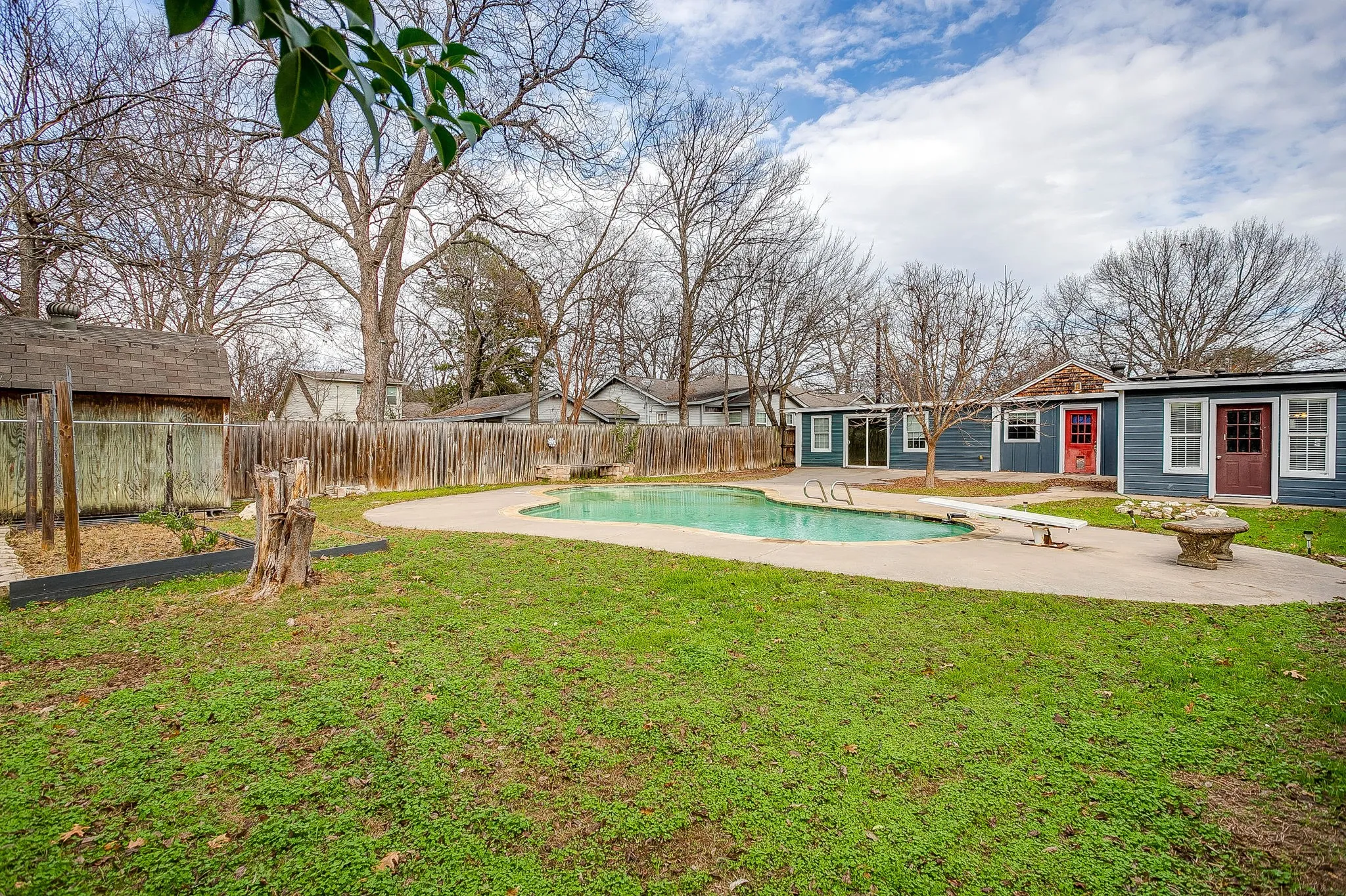 Single Family Residence For Rent in Johnson County , 406 Bellevue Drive, Cleburne, Texas 76033, 4 Bedroom, 3 Bathroom, Garage spaces, 3,083 Sqft, built in 1945, mls#21388715, Real Estate Agent in Cleburne, Homes For Rent in Johnson county, Homes For Rent in Cleburne, Realtor in Cleburne Texas, Real Estate Brokerage Independent Realty Texas, Luminita Cordes Realtor