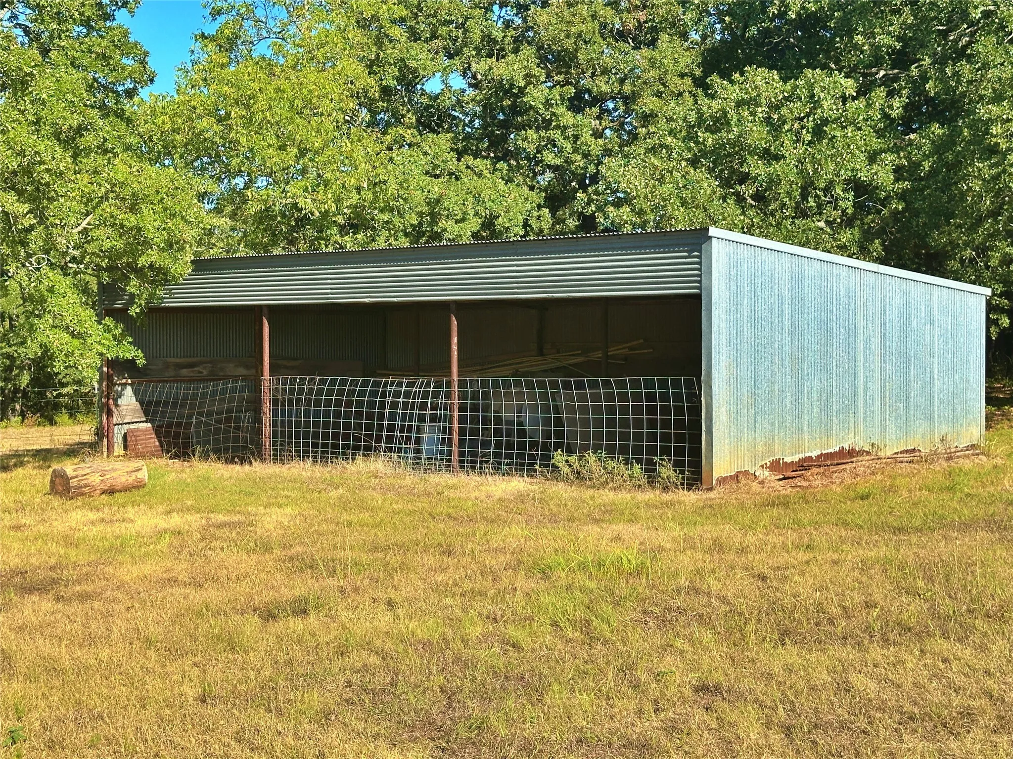 Farm For Sale in Cooke County , 3704 County Road 220, Gainesville, Texas 76240, 3 Bedroom, 3 Bathroom, Garage spaces, 2,964 Sqft, built in 2006, mls#21388666, Real Estate Agent in Gainesville, Homes For Sale in Cooke county, Homes For Sale in Gainesville, Realtor in Gainesville Texas, Real Estate Brokerage Independent Realty Texas, Luminita Cordes Realtor
