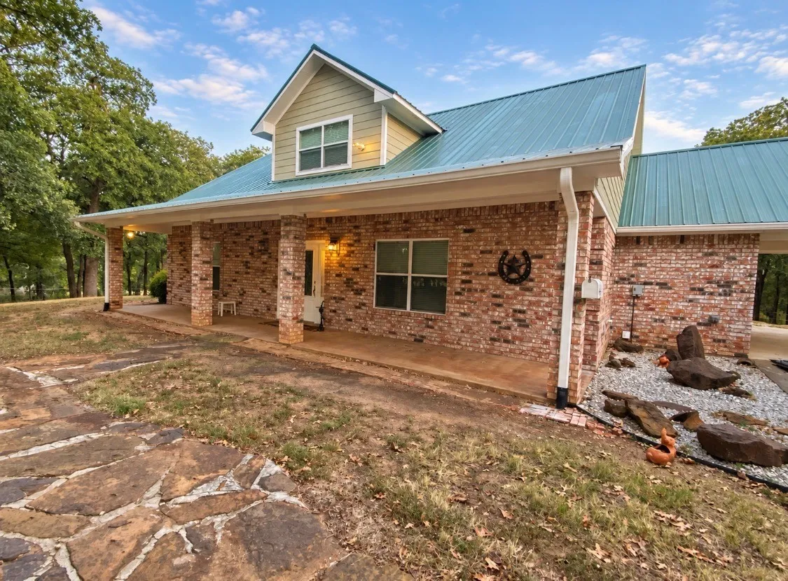 Farm For Sale in Cooke County , 3704 County Road 220, Gainesville, Texas 76240, 3 Bedroom, 3 Bathroom, Garage spaces, 2,964 Sqft, built in 2006, mls#21388666, Real Estate Agent in Gainesville, Homes For Sale in Cooke county, Homes For Sale in Gainesville, Realtor in Gainesville Texas, Real Estate Brokerage Independent Realty Texas, Luminita Cordes Realtor